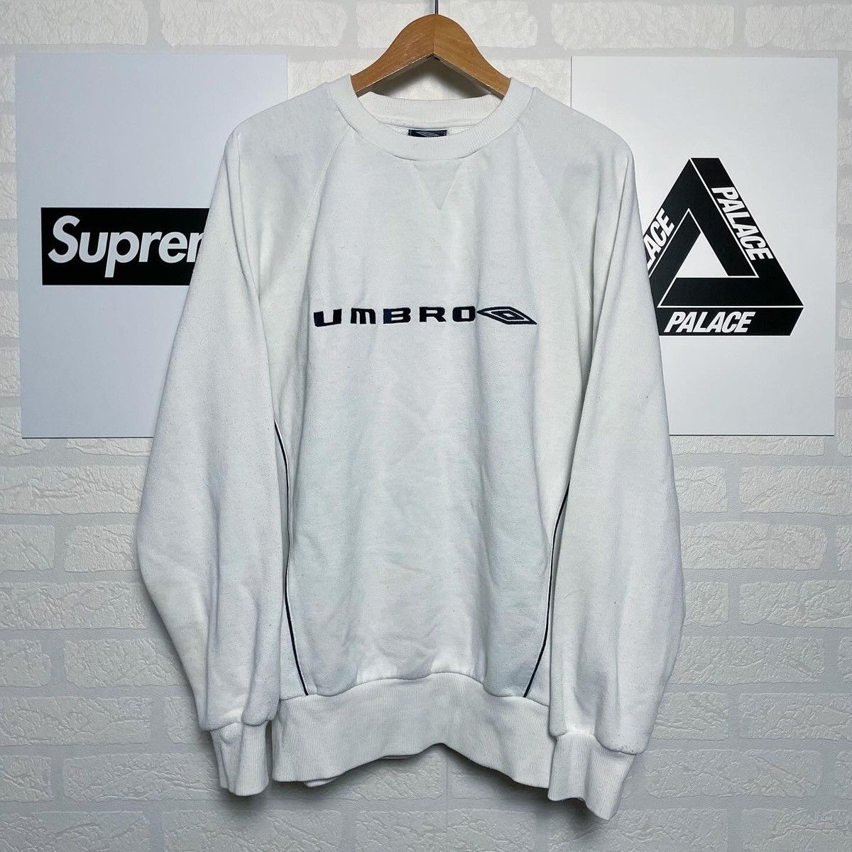 Umbro × Vintage Vintage 90s Umbro Embroidery Logo Sweatshirt Japanese style Size US L / EU 52-54 / 3 - 1 Thumbnail