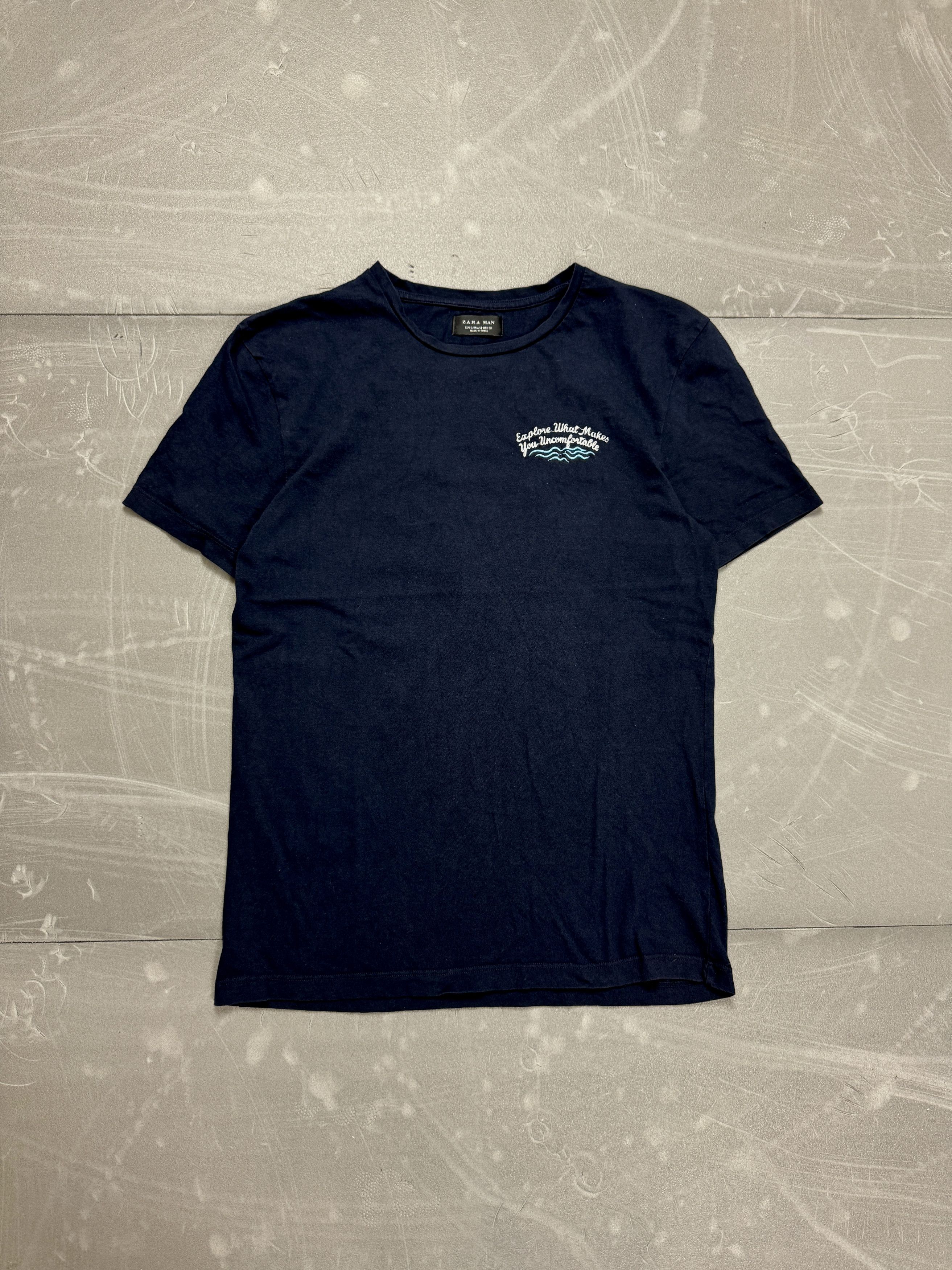 Zara Zara navy T-shirt big embroidered print havaiian y2k Size US S / EU 44-46 / 1 - 2 Thumbnail