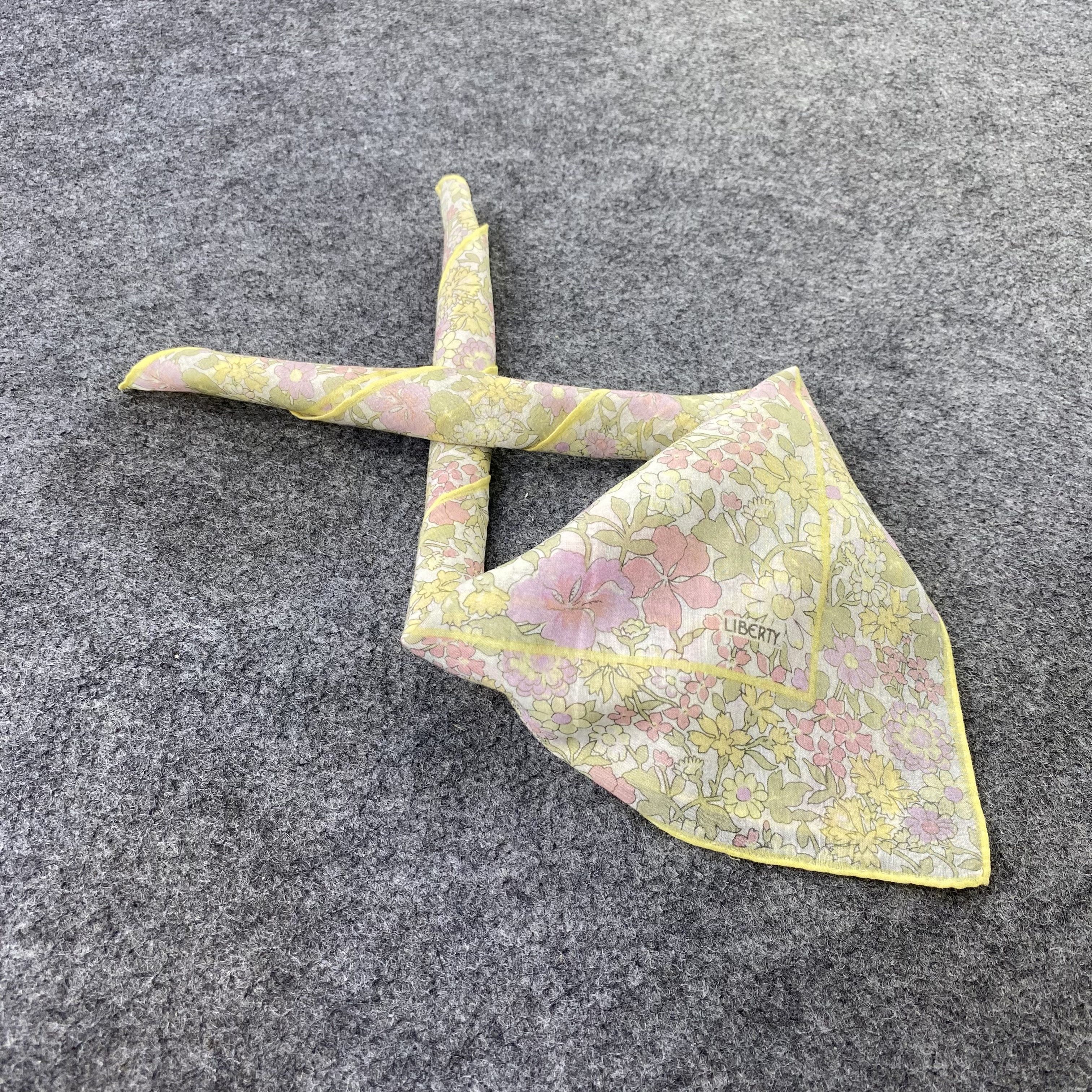 Liberty Liberty Handkerchief / Bandana / Neckerchief-B1554 Size ONE SIZE - 1 Thumbnail