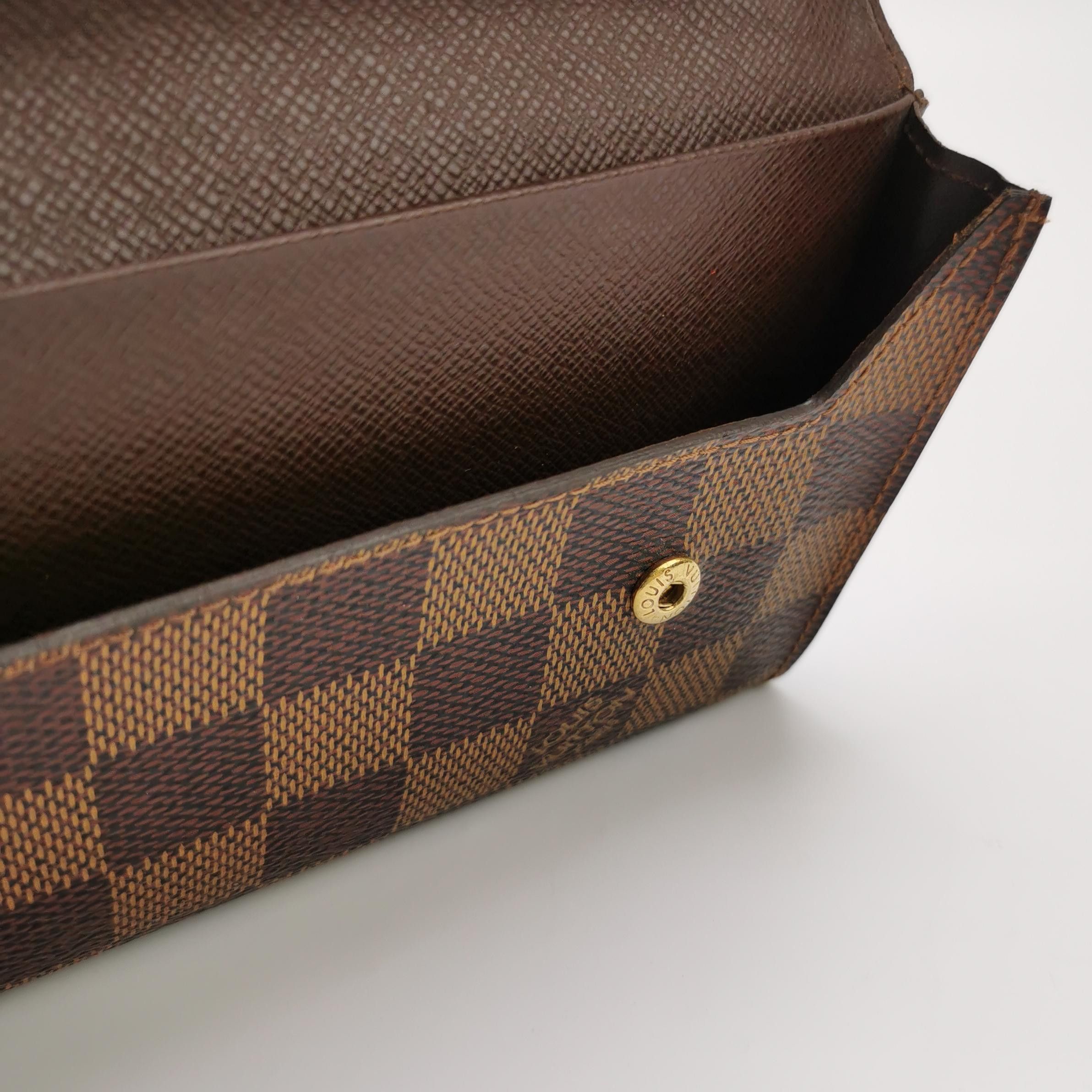 Louis Vuitton Louis Vuitton (LV) Cowhide Checkerboard Snap Button Bag Wal Size ONE SIZE - 3 Thumbnail