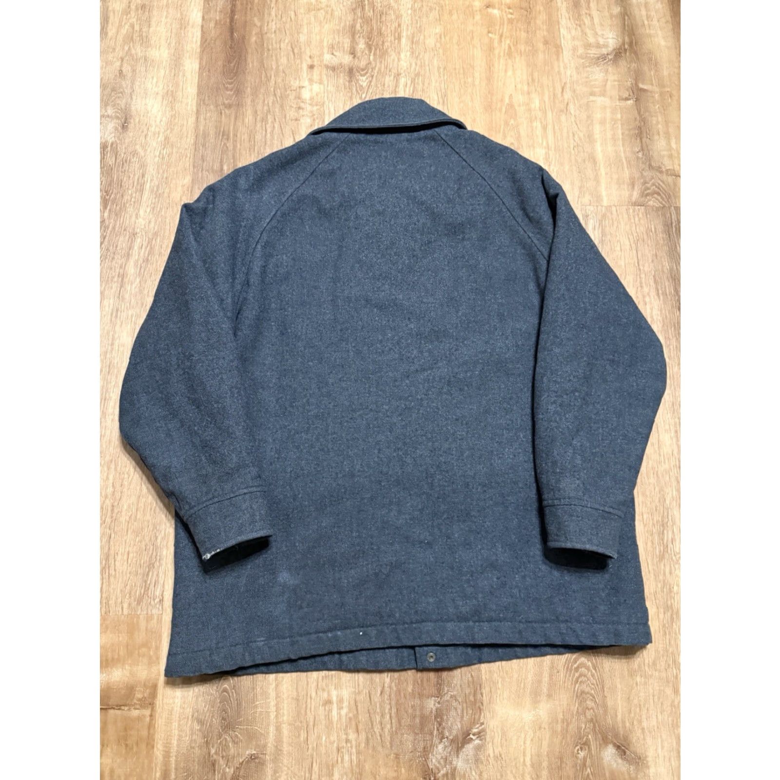 Pendleton VINTAGE Pendleton Mens XL Gray Thinsulate 100% Virgin Wool Coat Made In USA *FLAWS Size US XL / EU 56 / 4 - 2 Thumbnail
