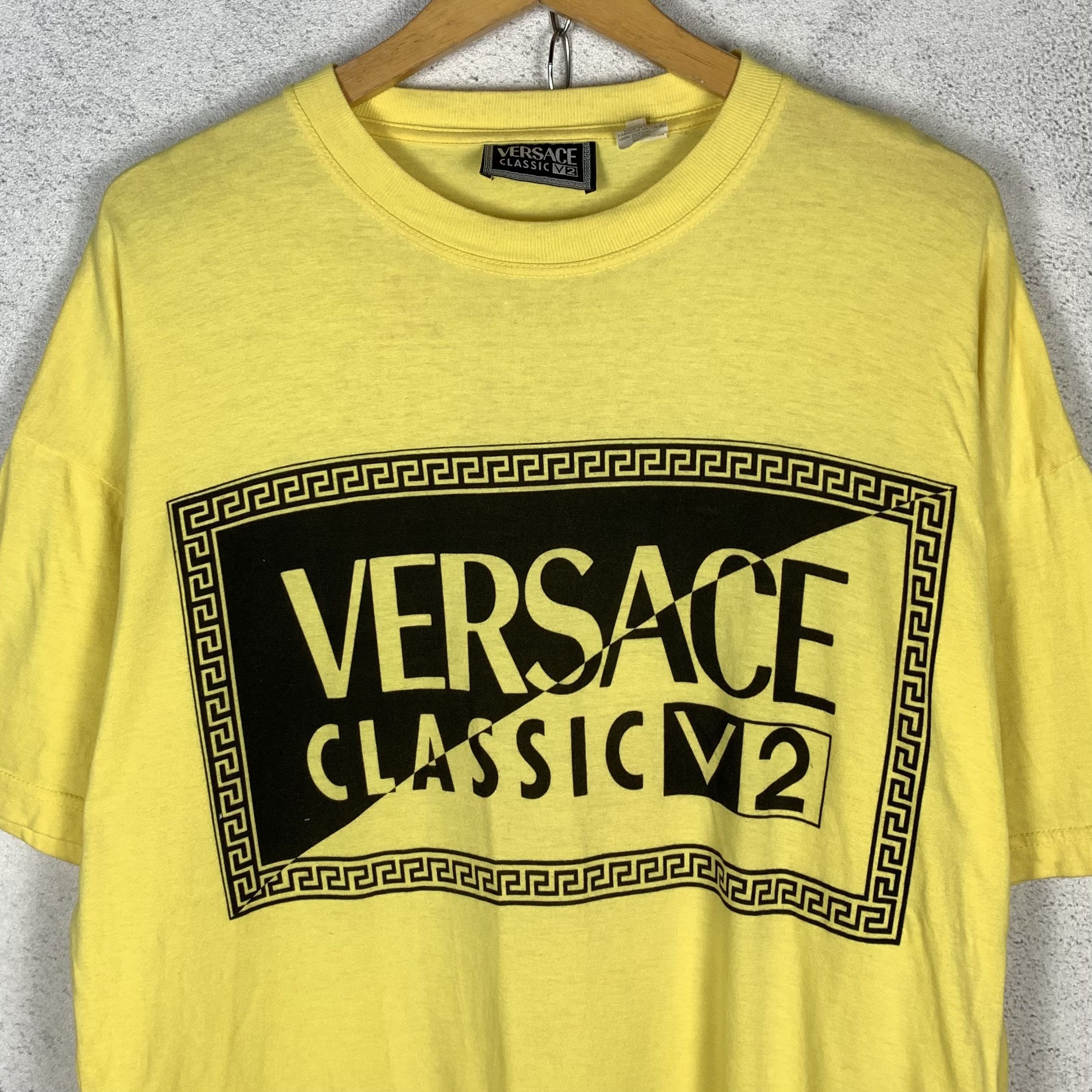 Versace Vintage Versace Classic V2 Tshirt Size US S / EU 44-46 / 1 - 2 Thumbnail