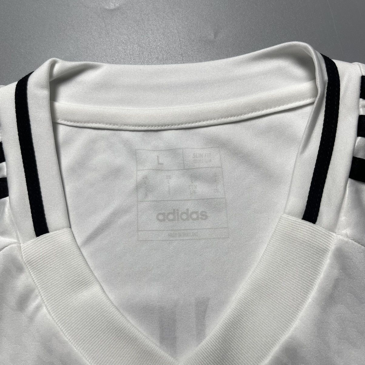 Adidas REAL MADRID ADIDAS 2024/2025 FOOTBALL HOME JERSEY #7 VINI Size US L / EU 52-54 / 3 - 5 Thumbnail