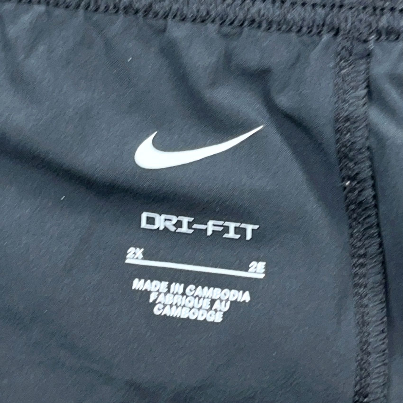 Nike Nike Dri-FIT Pants Women 2X Black Cropped Windbreakers Joggers Featherlight Dri-Fit Size 40" / US 18 - 4 Thumbnail