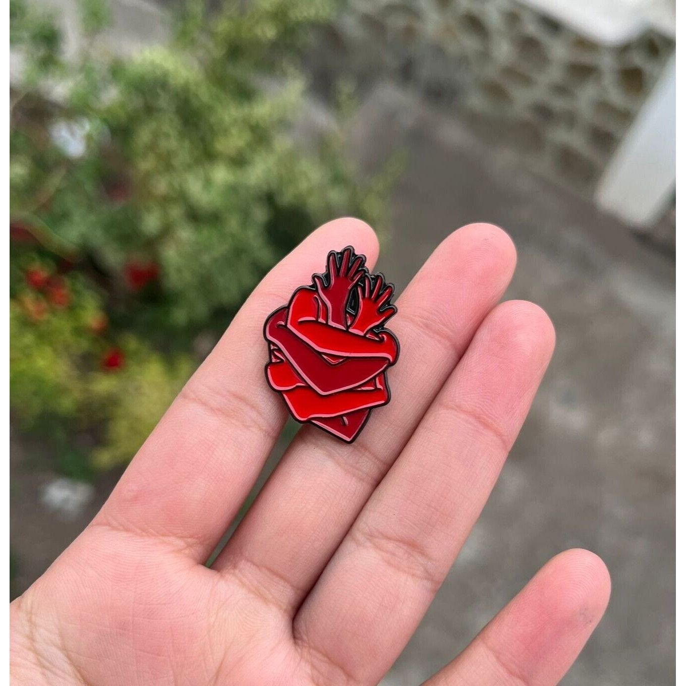 Other NW Hugging Heart Anatomical Heart Enamel Pin Metal Badge Bro Size ONE SIZE - 1 Thumbnail