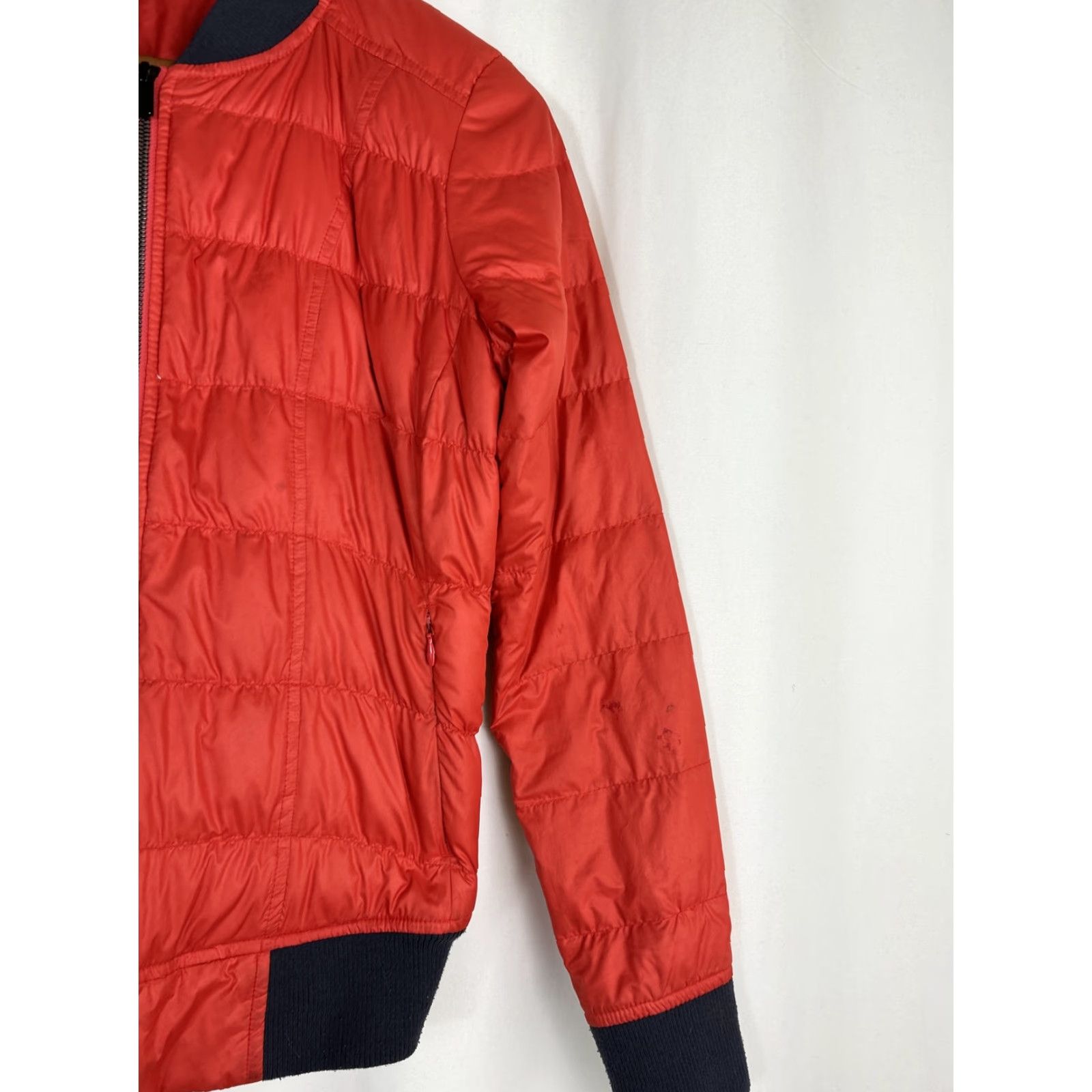 Athleta VINTAGE Athleta Dobby Goose Down Red Puffer Bomber Jacket womens XS full zip Size XS / US 0-2 / IT 36-38 - 3 Thumbnail