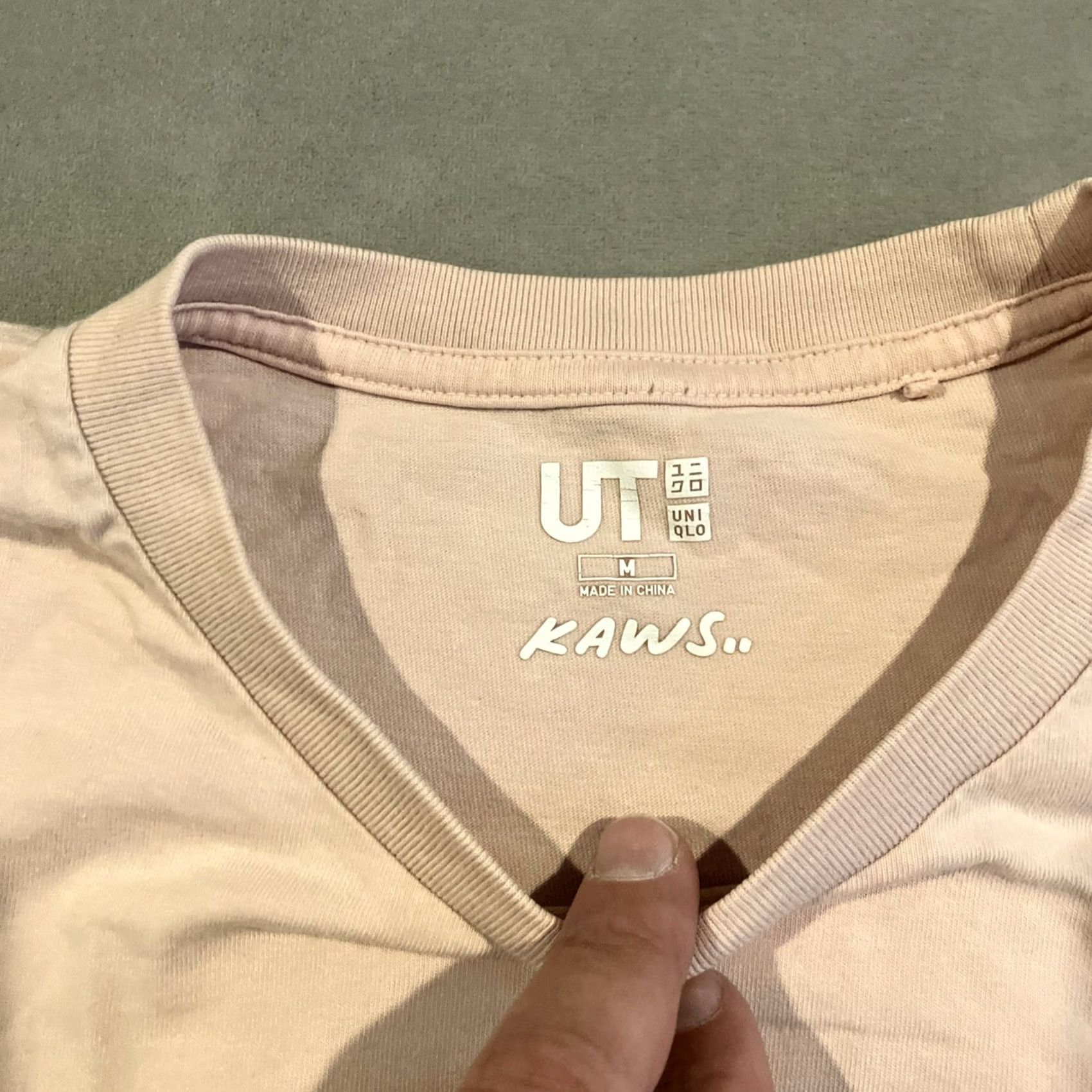 Uniqlo Uniqlo x Kaws Pink KAWS Character T Shirt - Unisex M Medium Regular Cotton Short Sleeve Crew Neck Vintage No Size US M / EU 48-50 / 2 - 3 Thumbnail