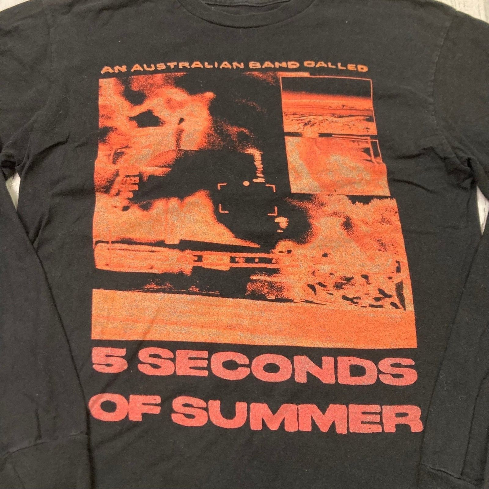 Vintage 5 Seconds of Summer North American 2019 Long-sleeve Tour Tee Size US M / EU 48-50 / 2 - 2 Thumbnail