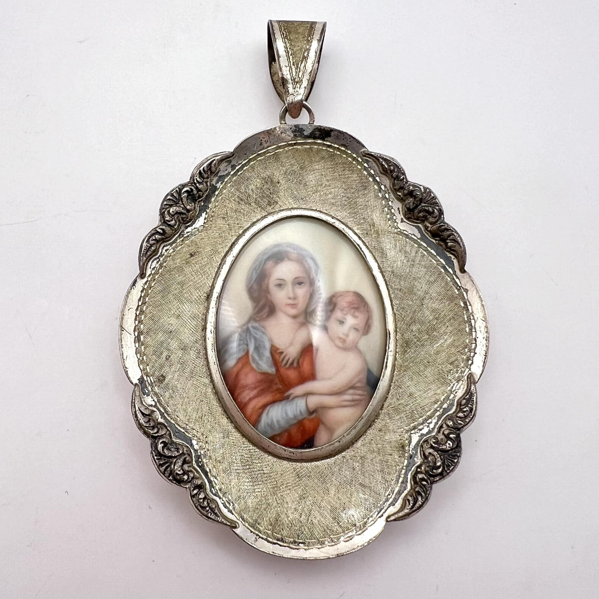 Vintage Vintage Gilt Silver 925 Pendant Virgin Mary Marked Italy Size ONE SIZE - 2 Thumbnail