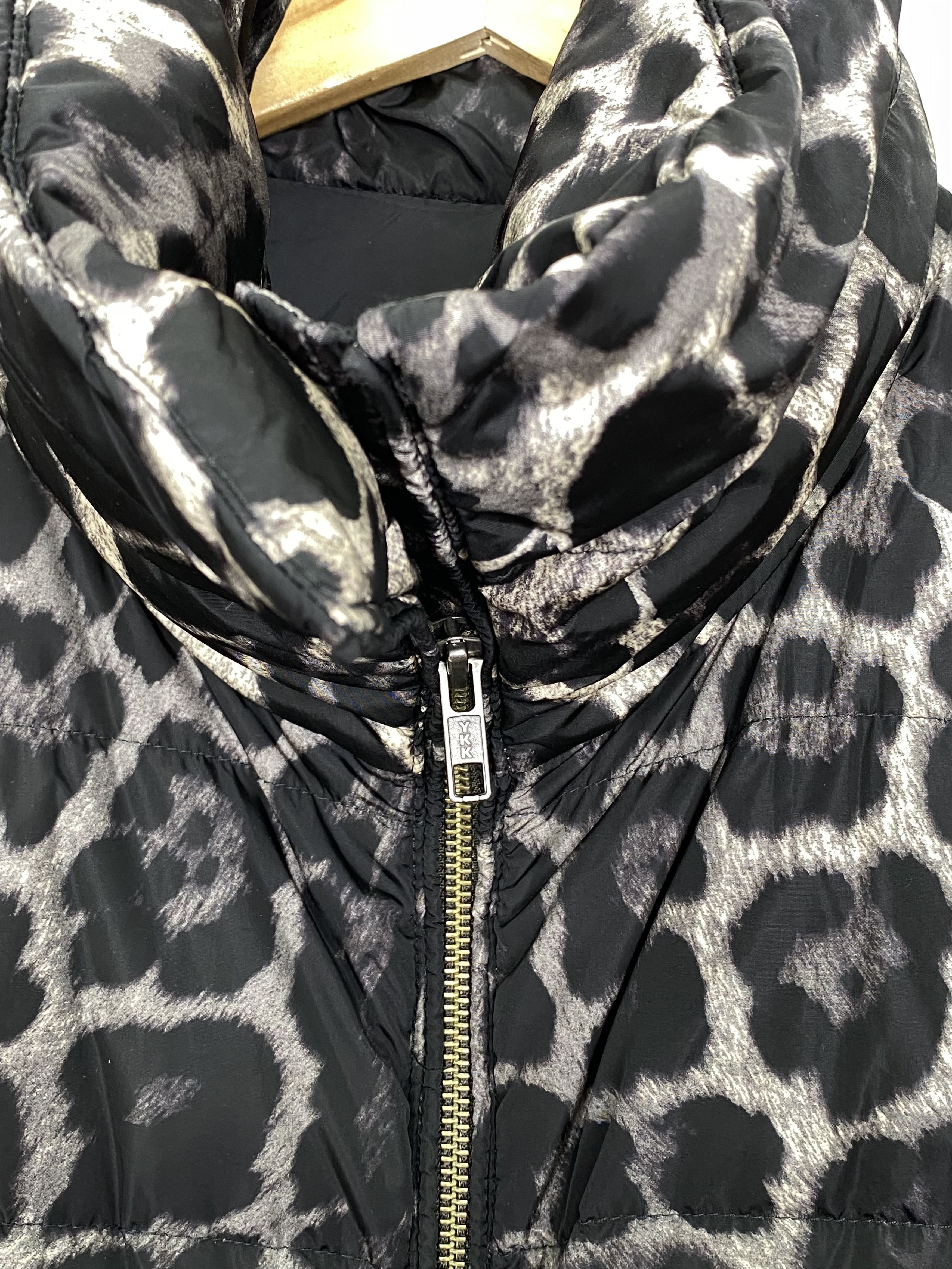 Moncler MONCLER Torcelle Giubbotto Leopard Print Wmns Down Coat Size XL / US 12-14 / IT 48-50 - 9 Thumbnail