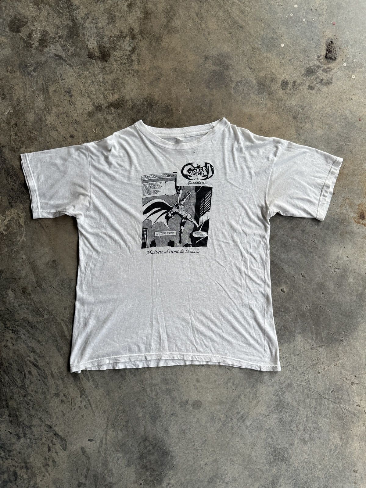 DC Comics × Vintage *RARE* 90s VINTAGE GOTHAM PUB BAR CLUB BATMAN TEE Size US L / EU 52-54 / 3 - 1 Thumbnail