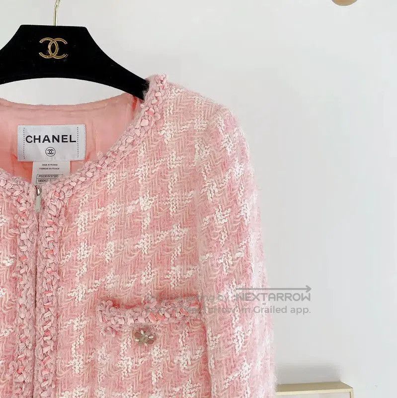 Chanel Chanel Pink Wool Boucle Women's Jacket . Size M / US 6-8 / IT 42-44 - 4 Thumbnail