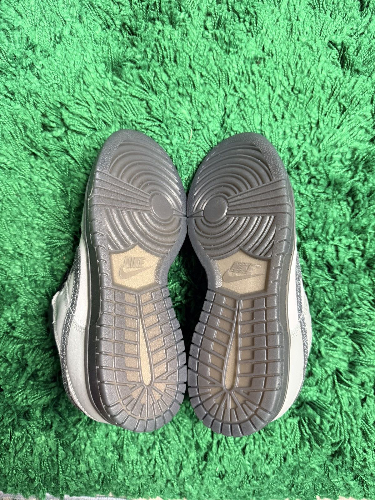 Nike Nike Dunk Low Women's size 6.5 Glitter Swoosh Size US 6.5 / IT 36.5 - 6 Thumbnail