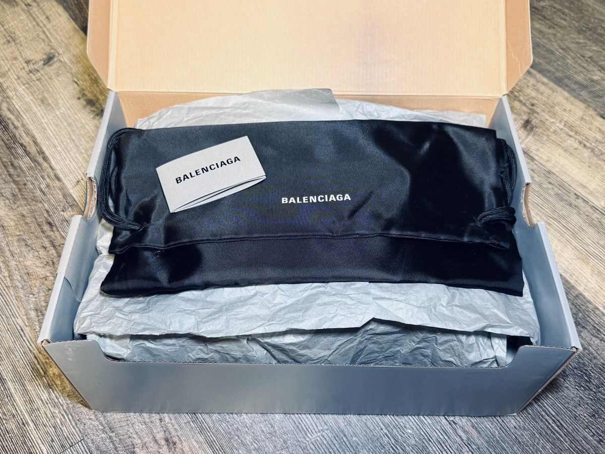 Balenciaga Balenciaga Track 3 Sneakers Tricolor Beige NIB EU 45/US 12 Size US 12 / EU 45 - 9 Thumbnail