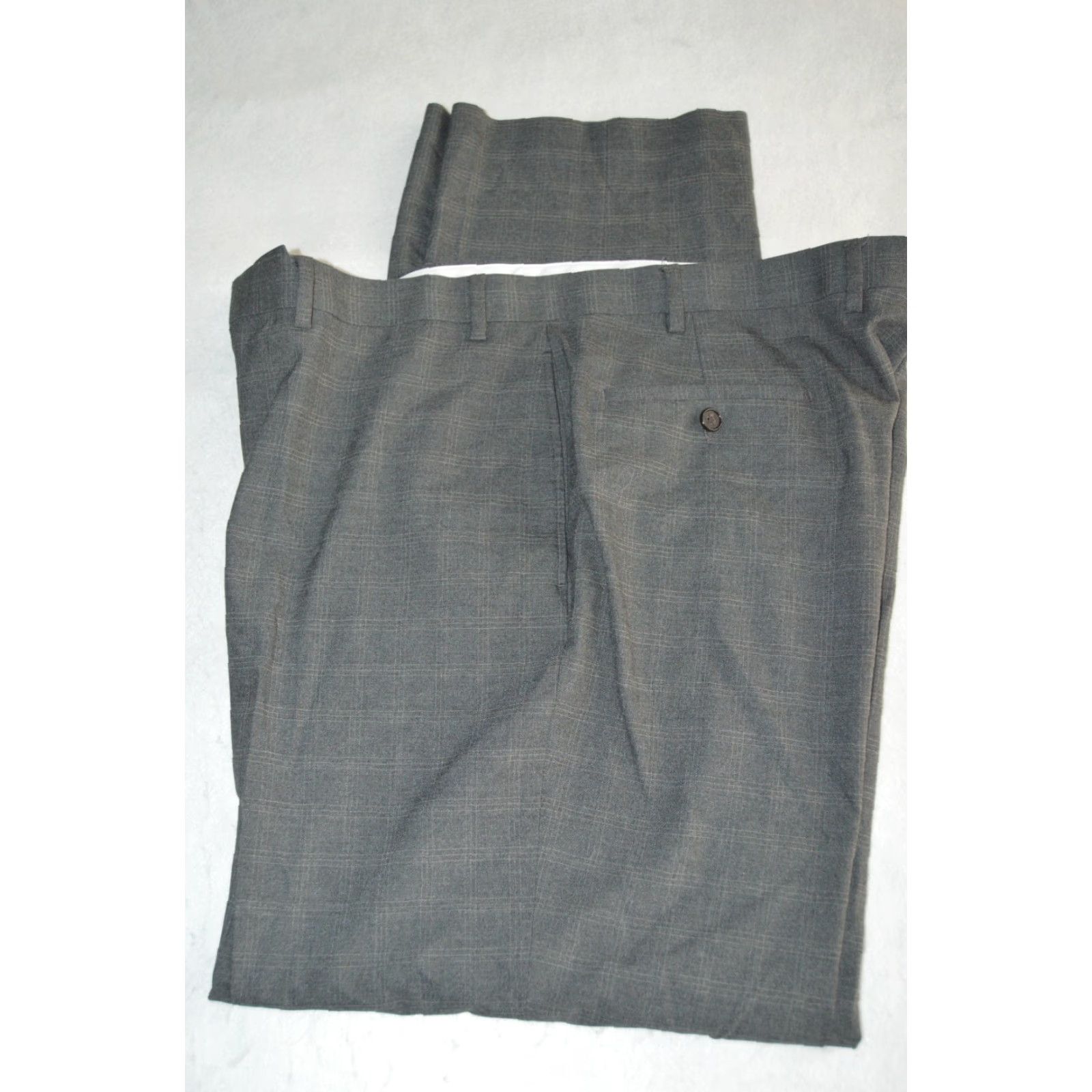 Ralph Lauren Ralph Lauren Mens Dress Pants Gray plaid 40/32 Flat Front Poly Blend Zip Closure Size US 40 / EU 56 - 4 Thumbnail