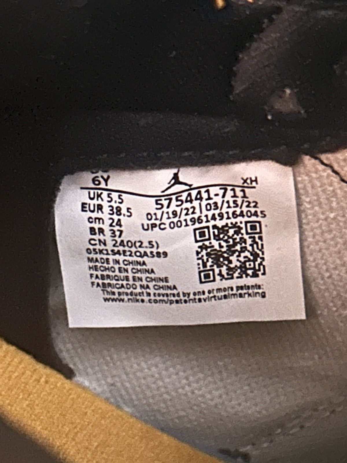 Jordan Brand Nike Air Jordan 1 High Taxi 2022 Size US 6 / EU 39 - 10 Thumbnail