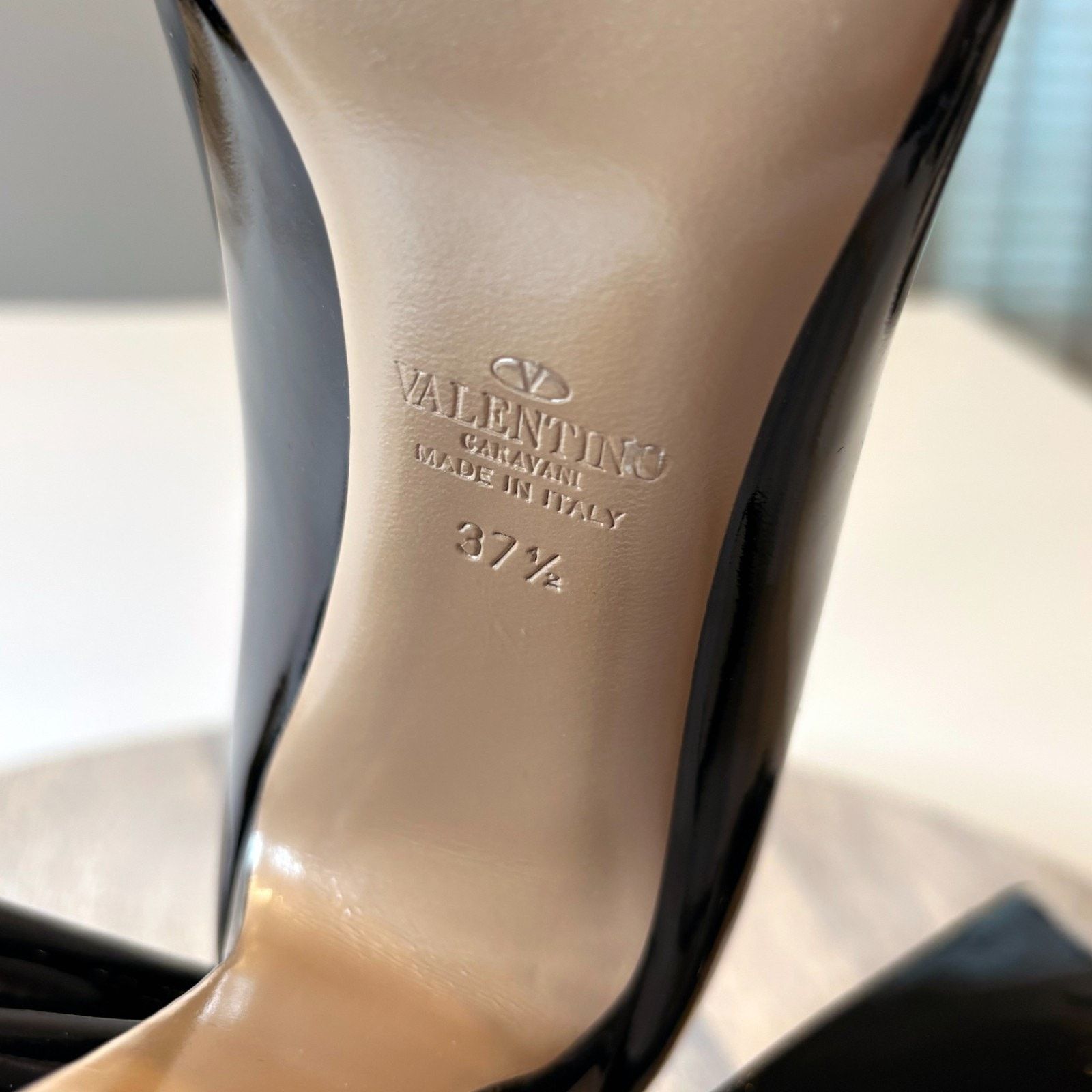 Valentino Valentino Garavani Patent Leather Bow Pumps 37.5 US 7.5 Size US 7.5 / IT 37.5 - 9 Thumbnail