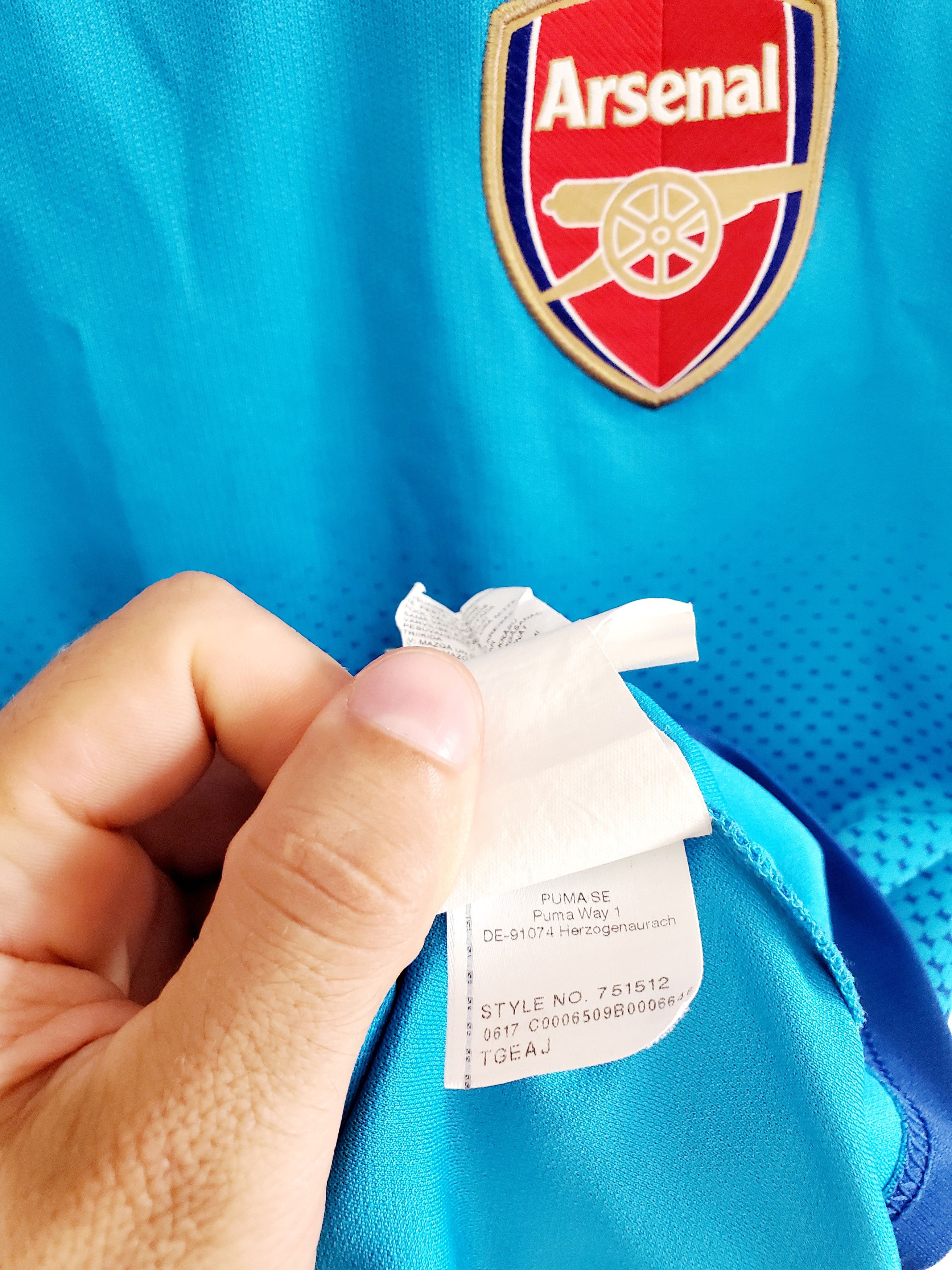 Puma Arsenal london Away 2017/2018 puma soccer jersey size M Size US M / EU 48-50 / 2 - 5 Thumbnail