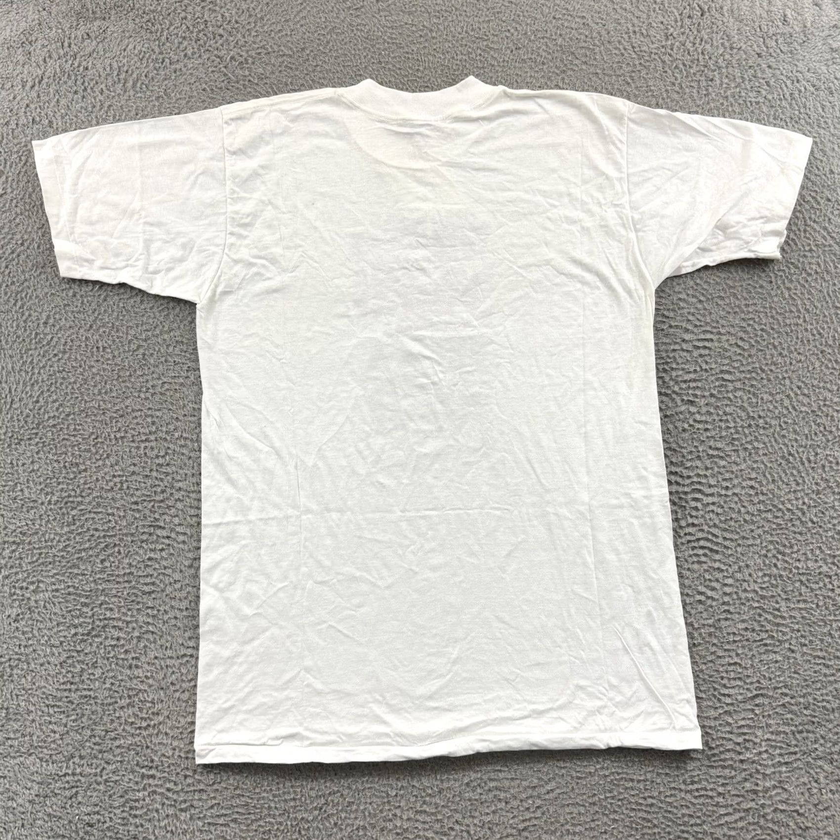 Vintage VINTAGE Oneita Shirt XL White 90s NWT Mens Short Sleeve Logo Travel Adventure Time Animals Outdoor Angel Cotton Knit Crew Neck Size US XL / EU 56 / 4 - 7 Thumbnail