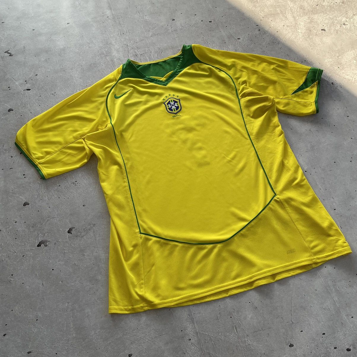Nike Nike Brazil National Team 2004/2006 Home Jersey Size XL #7 Size US XL / EU 56 / 4 - 3 Thumbnail