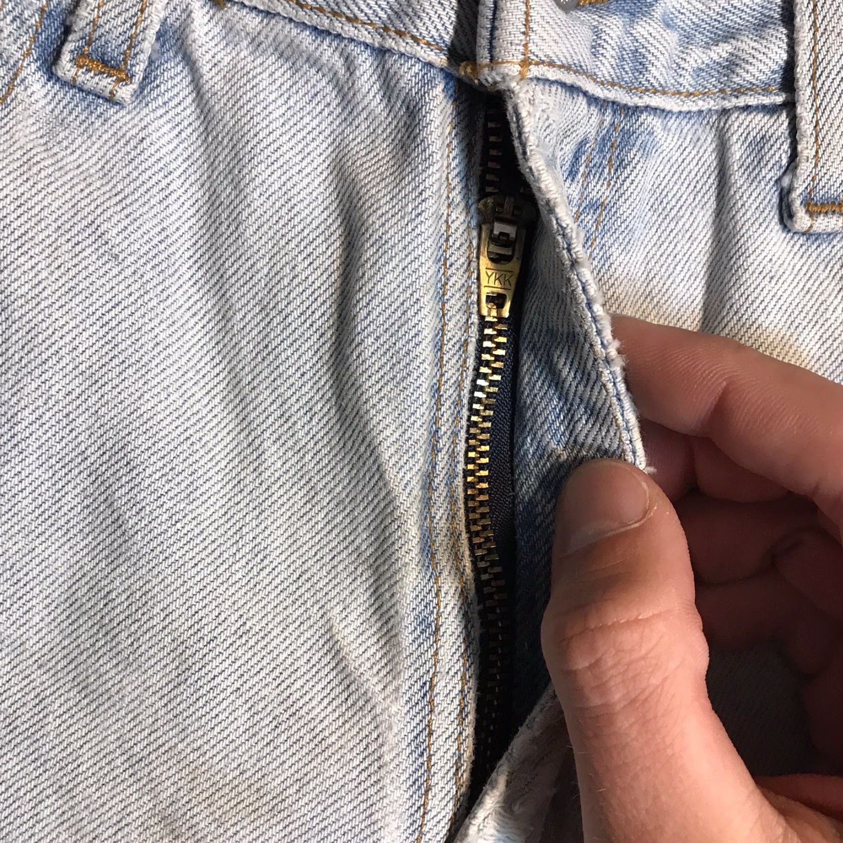 Levi's VINTAGE Levi's 550 Shorts Womens 32 Denim Cut-Off 90s Distressed Blue Jeans USA 5-Pocket Womens Mens Size 24" / US 00 / IT 34 - 7 Thumbnail