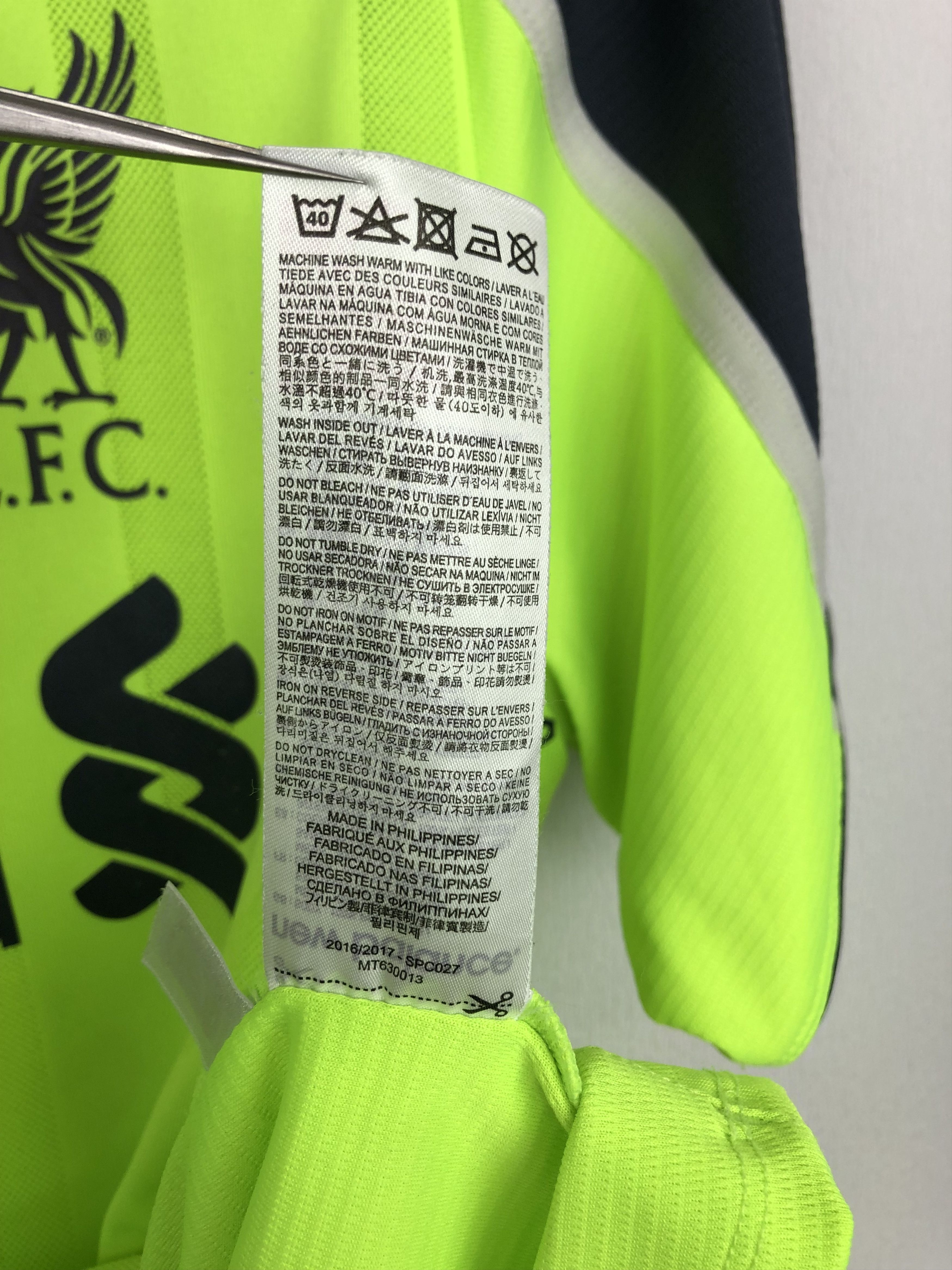 New Balance Liverpool football shirt 2016 Soccer YNWA Jersey Trikot Size US M / EU 48-50 / 2 - 8 Thumbnail