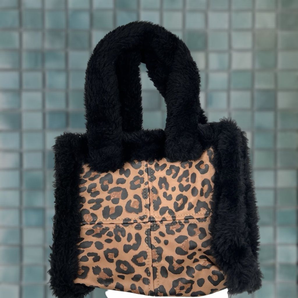 Vintage Madden Girl Leopard Shoulder Bag Purse - Soft and Fuzzy Fleece 8x8 Medium Womens Size ONE SIZE - 1 Thumbnail