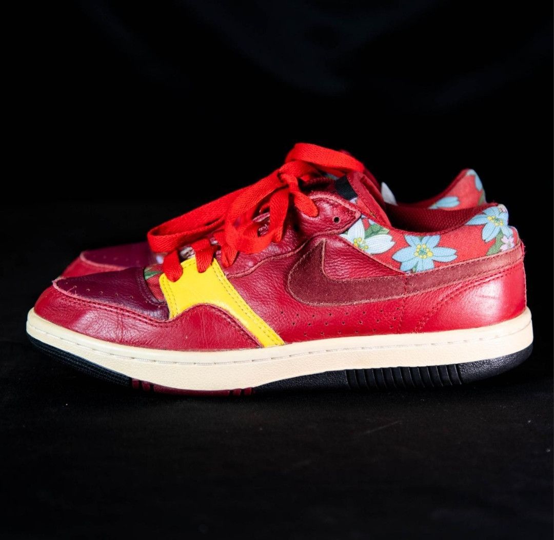 Nike Nike Red Floral sneakers Size US 10 / IT 40 - 1 Thumbnail