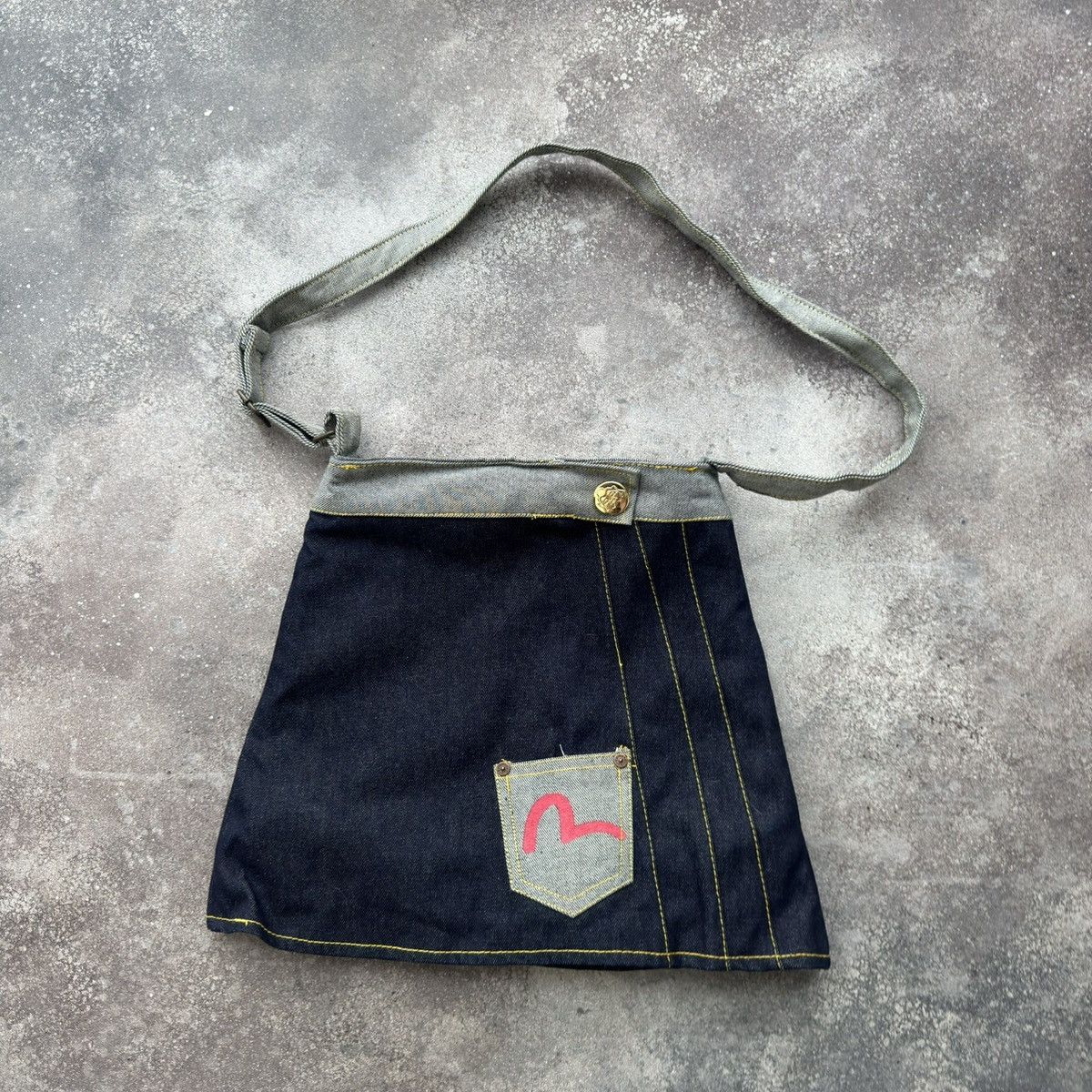 Evisu × Vintage Evisu Vintage Y2K Denim Shoulder Bag Size ONE SIZE - 1 Thumbnail