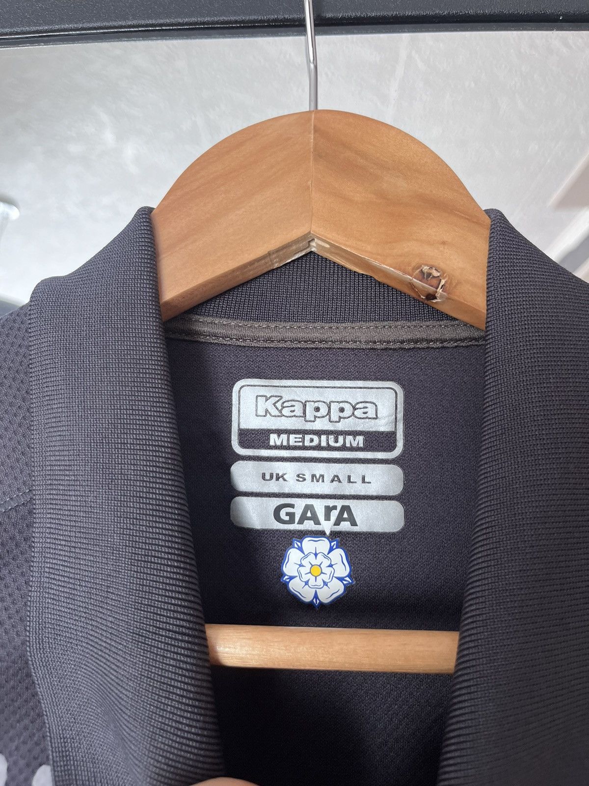 Kappa KAPPA LEEDS UNITED GREY POLO JERSEY SHIRT SIZE SMALL S Size US S / EU 44-46 / 1 - 8 Thumbnail