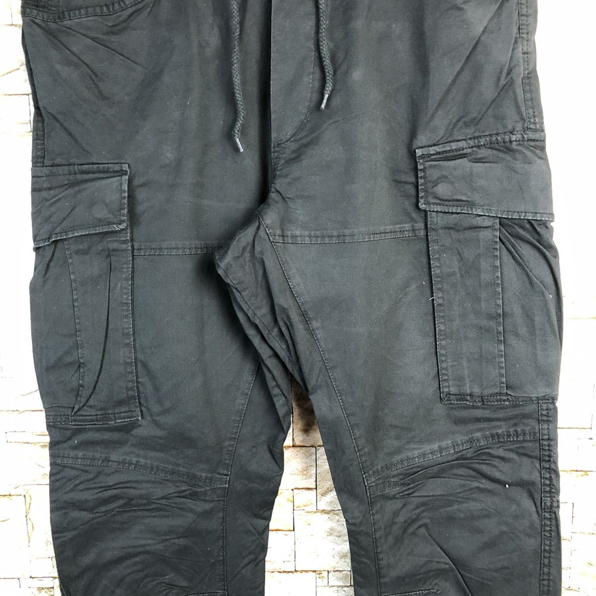 Japanese Brand H&M Black Cargo Multipocket Joggers Pants #A121 Size US 34 / EU 50 - 6 Thumbnail