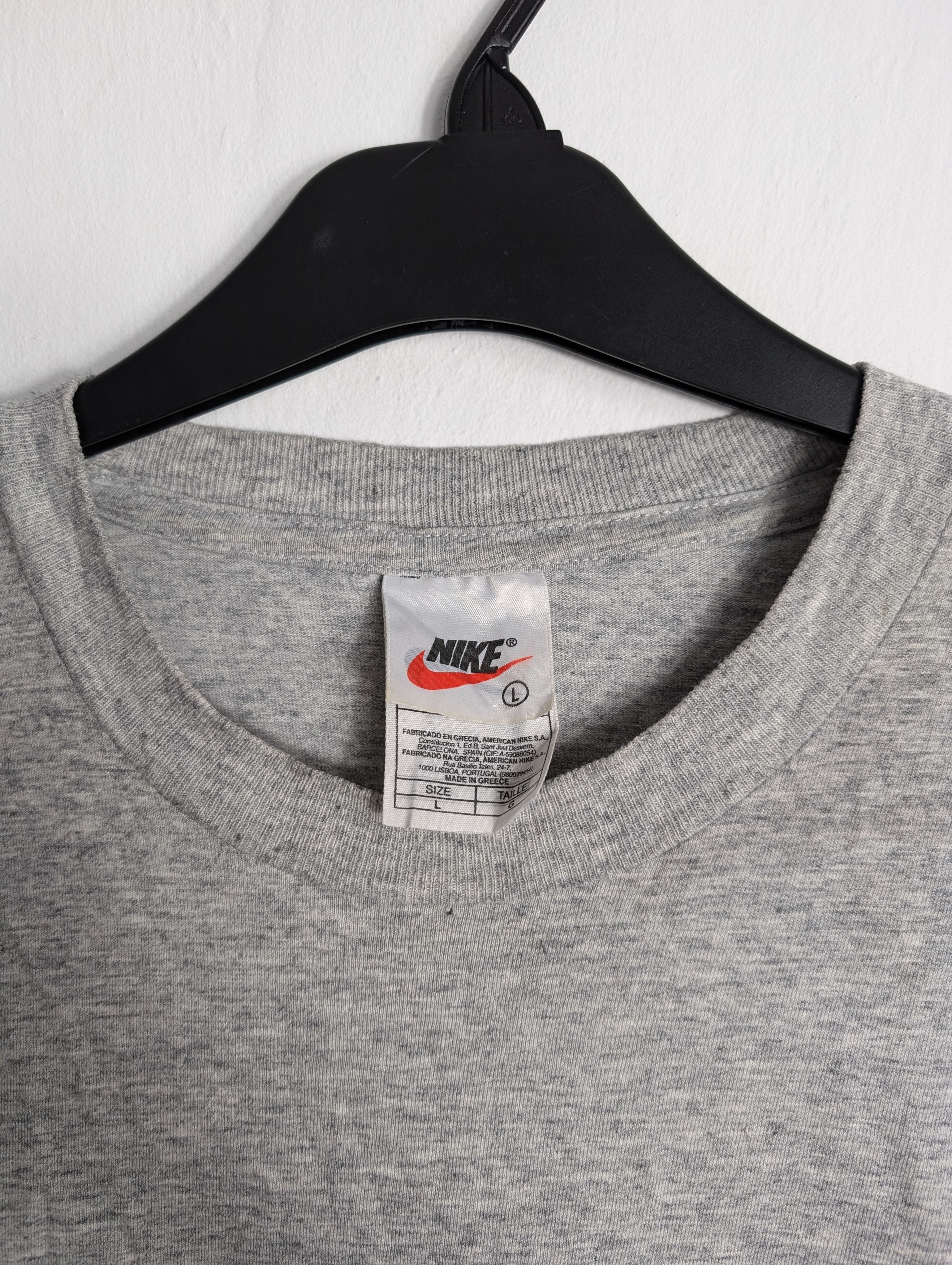 Nike × Vintage Vintage 90s Nike Spell Out Graphic T-shirt Retro Swoosh Size US L / EU 52-54 / 3 - 3 Thumbnail