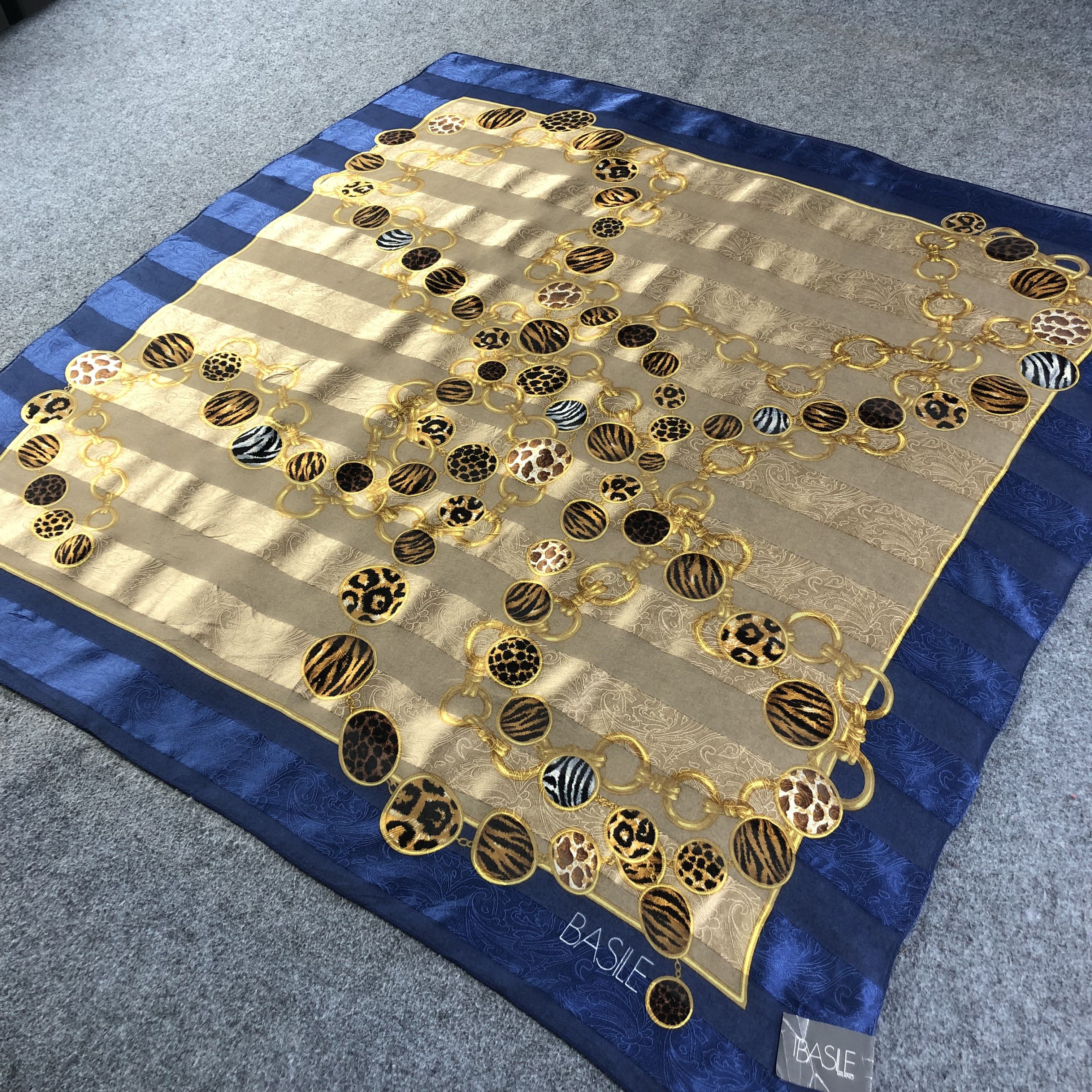 Japanese Brand Basile Gold Chains Slit Thread Silk Scarf M669 Size ONE SIZE - 2 Thumbnail