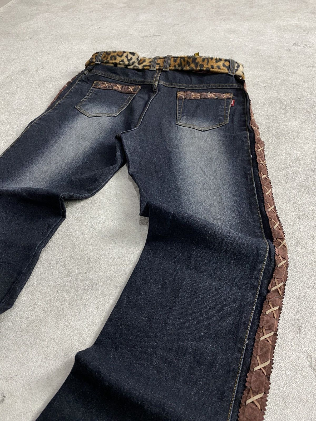 Japanese Brand 2000s Jeanmani middle wash flare jean Size US 29 - 4 Thumbnail