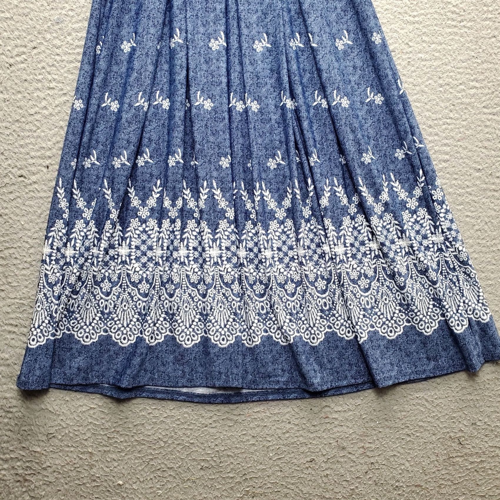 Vintage Pretty Young Womens Dress Fit & Flare Geometric Blue White Pleated Knee Length M NWT Size M / US 6-8 / IT 42-44 - 6 Thumbnail