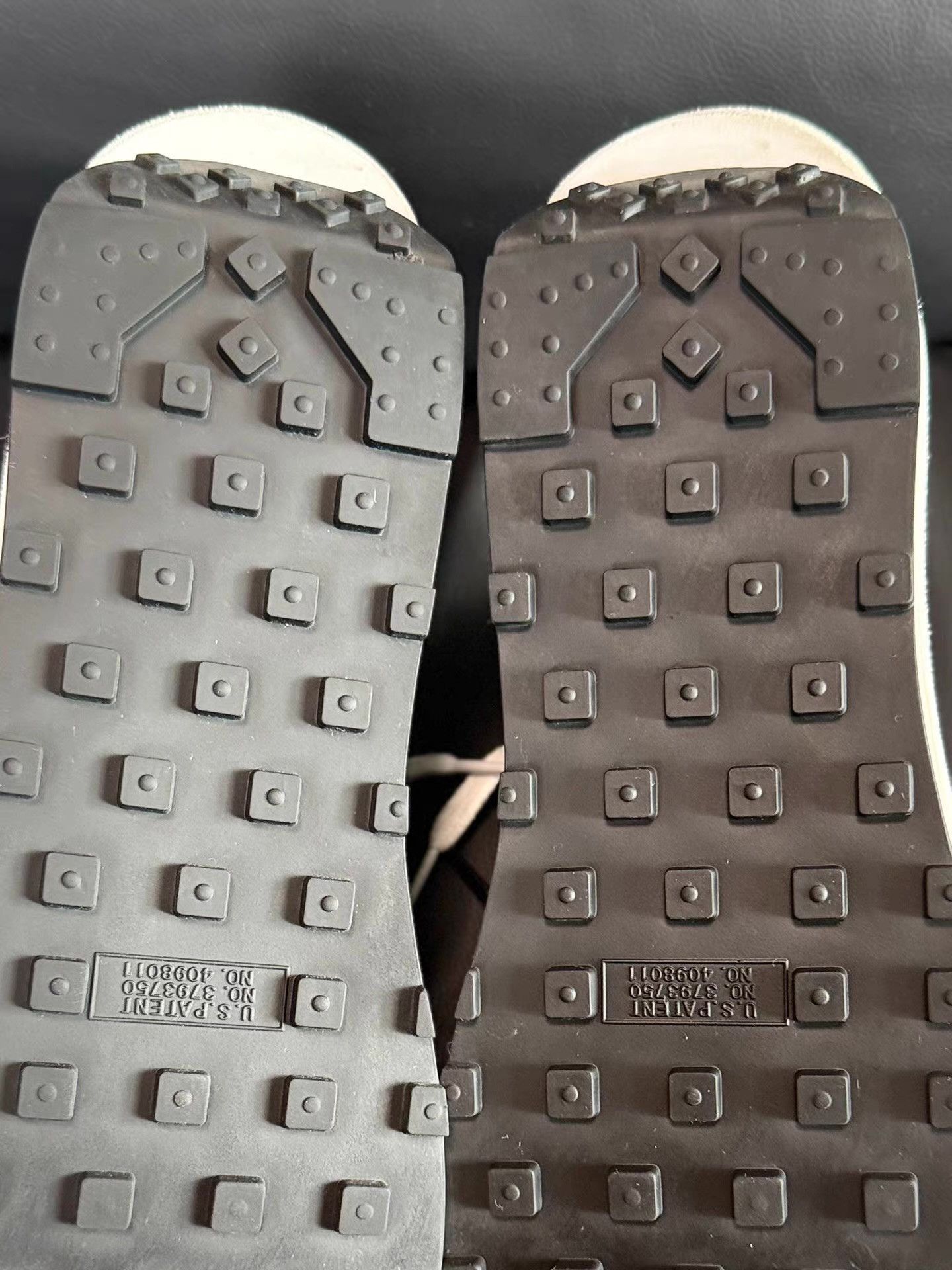 Nike Sacai x Nike LDWaffle Black and white colorway, Ｑ20 Size US 10 / EU 43 - 4 Thumbnail