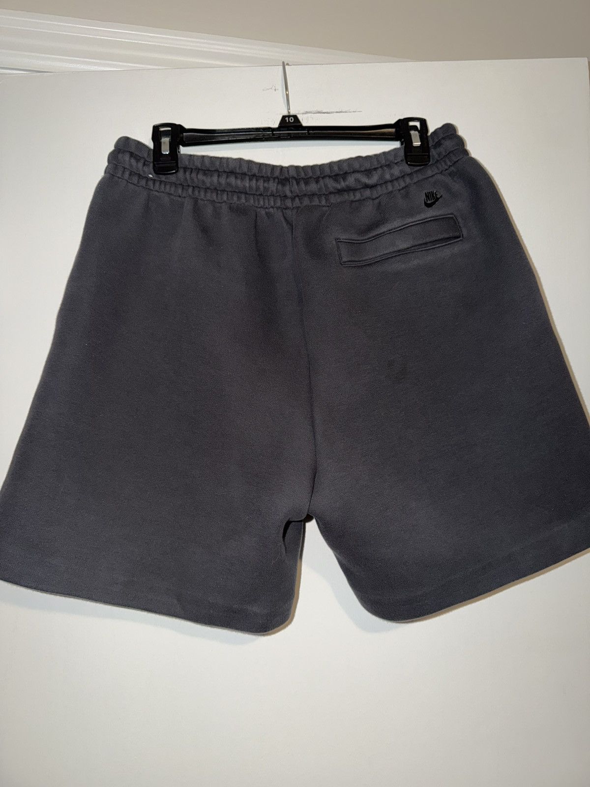 Nike Nike Tech Fleece 6 Inch Shorts Men’s Charcoal Grey Size M Size US 34 / EU 50 - 6 Thumbnail
