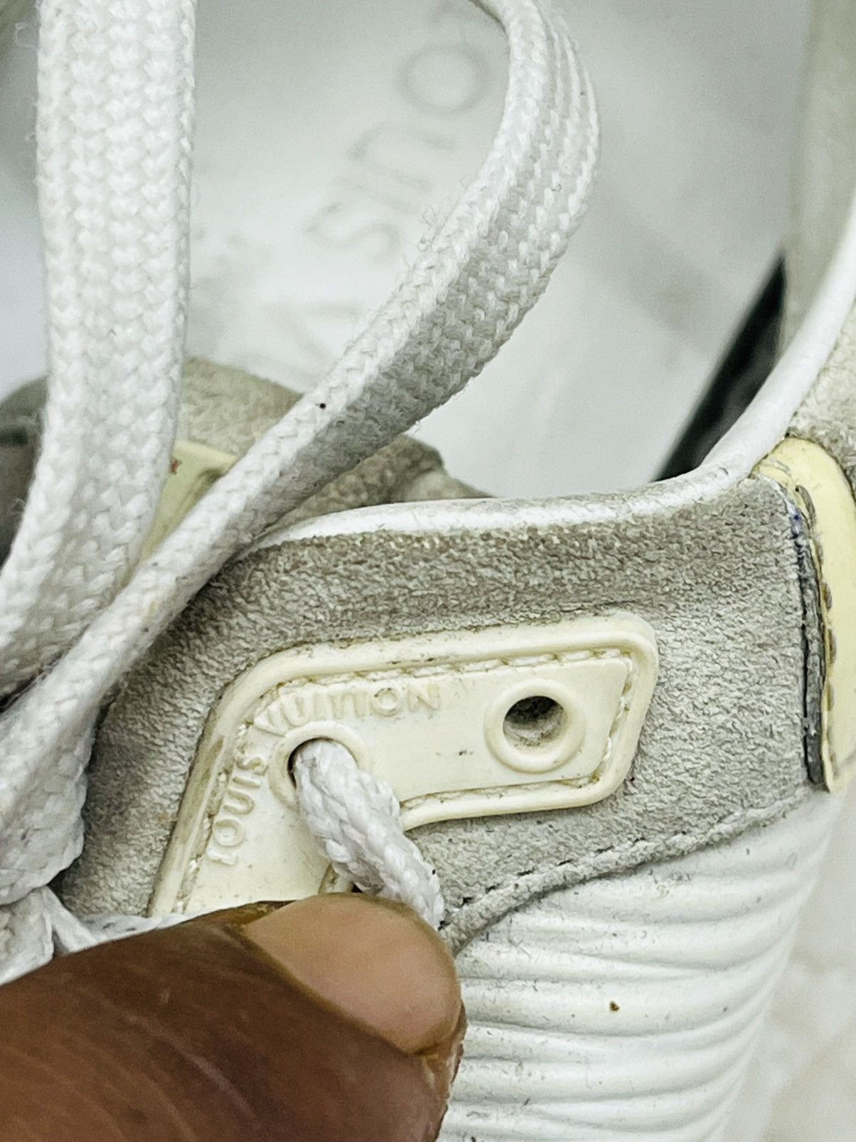 Louis Vuitton LOUIS VUITTON RUNAWAY LEATHER TRAINERS Size US 6 / IT 36 - 9 Thumbnail