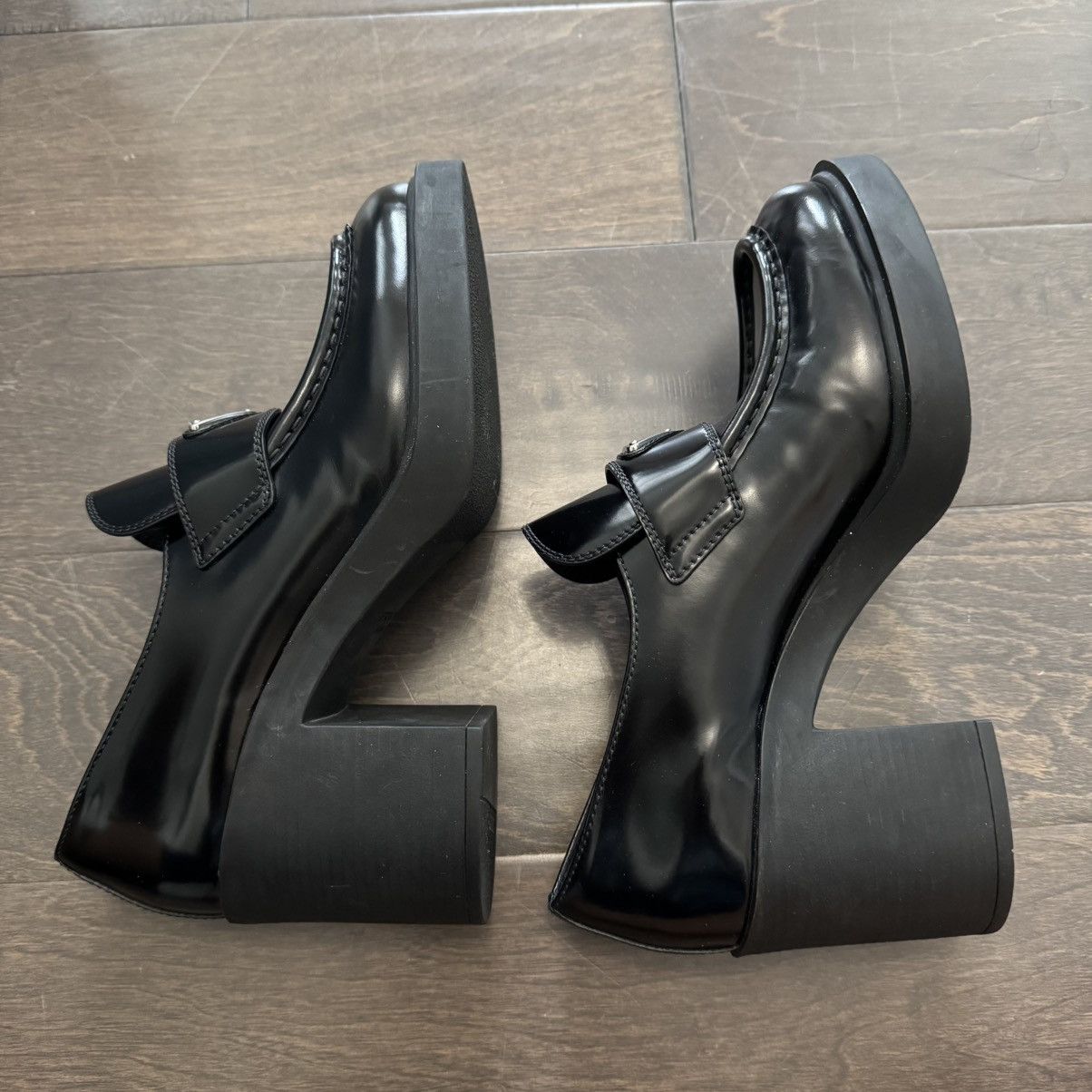 Prada Prada Brushed Leather Heeled Loafers Size US 10 / IT 40 - 3 Thumbnail