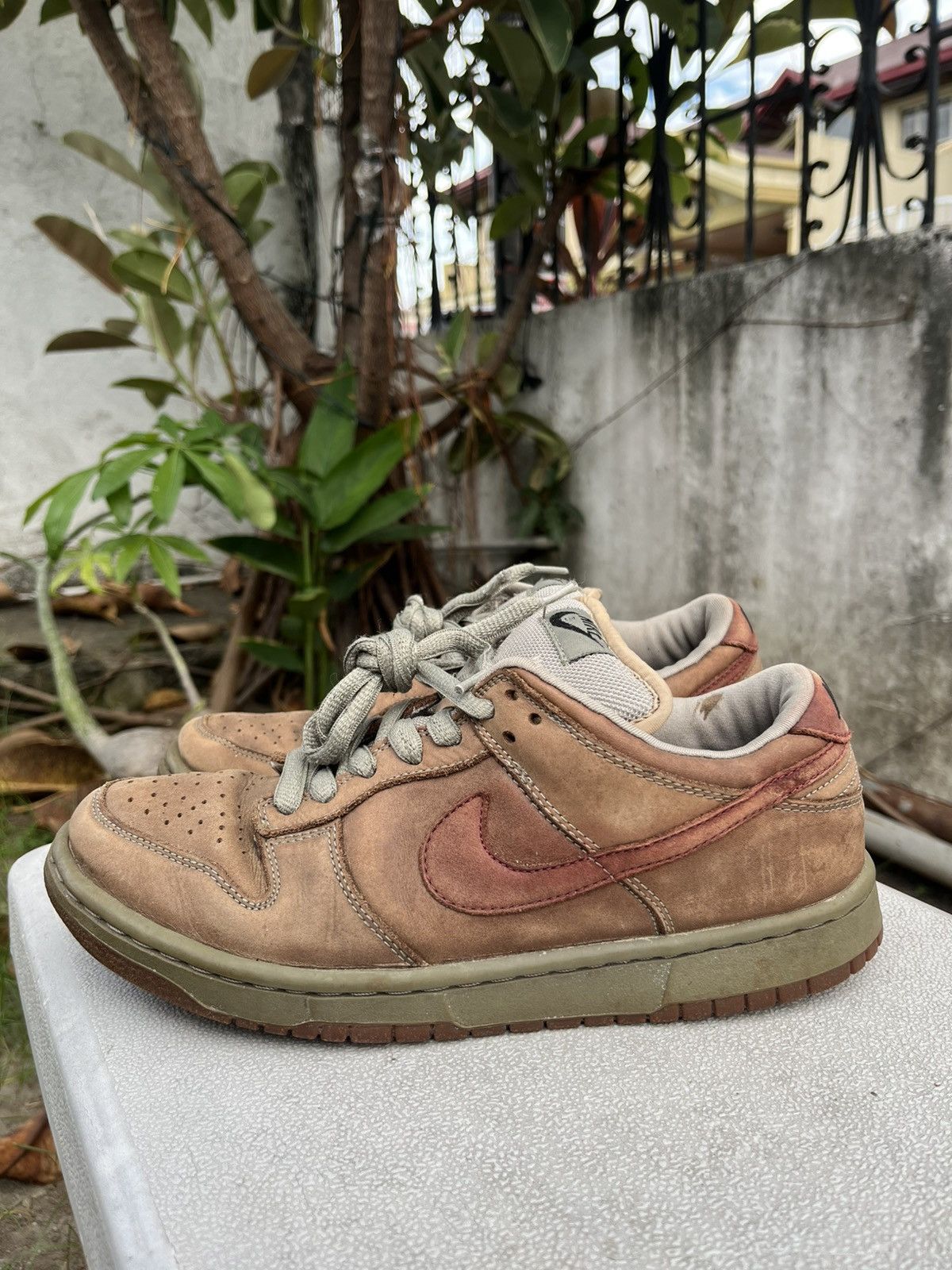 Nike SB rare nike sb dunk low grits 2004 Size US 8.5 / EU 41-42 - 1 Thumbnail