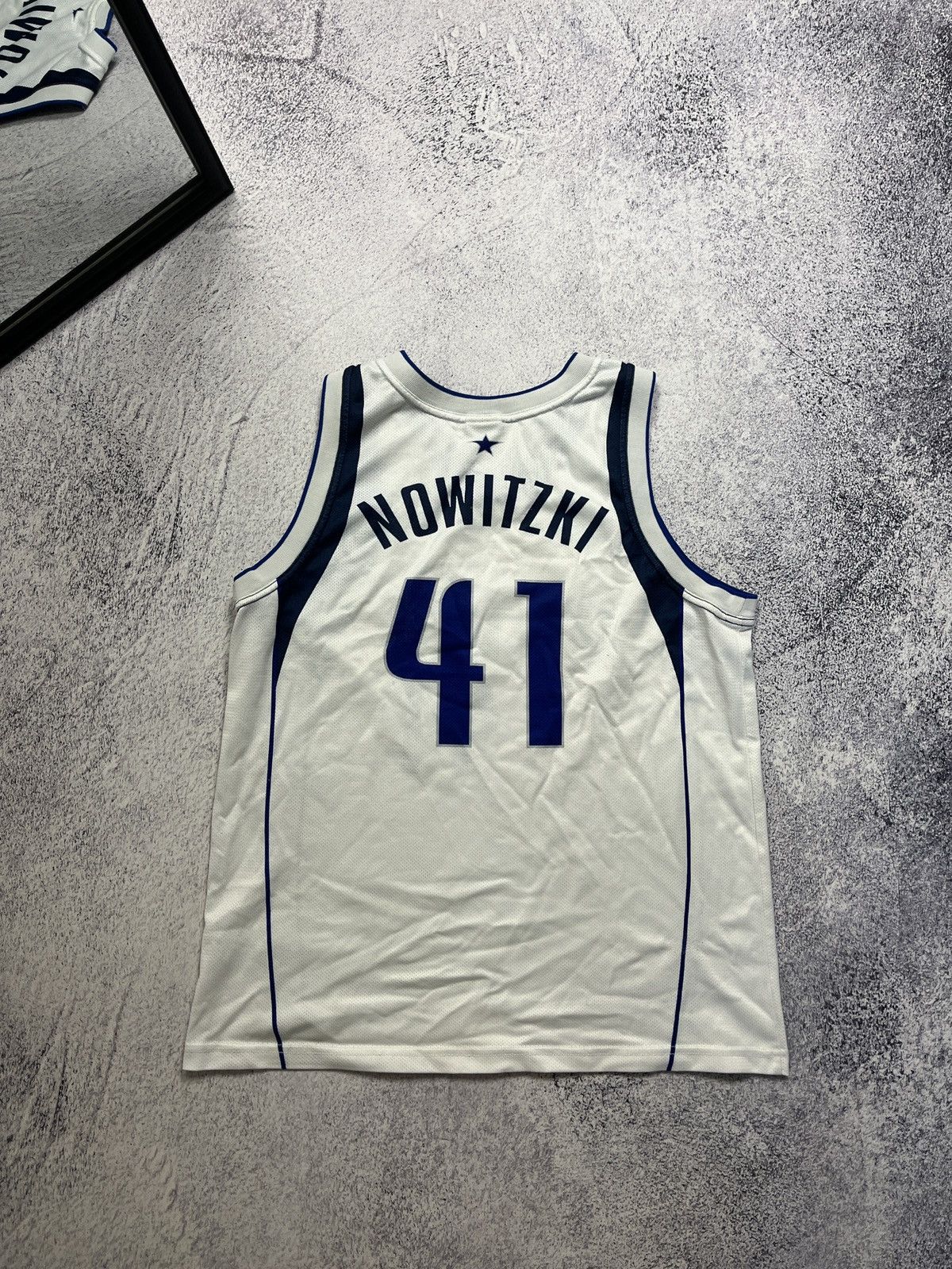 Champion × NBA × Vintage Rare Dirk Nowitzki #41 Dallas Mawericks NBA Jersey Shirt Size US L / EU 52-54 / 3 - 6 Thumbnail