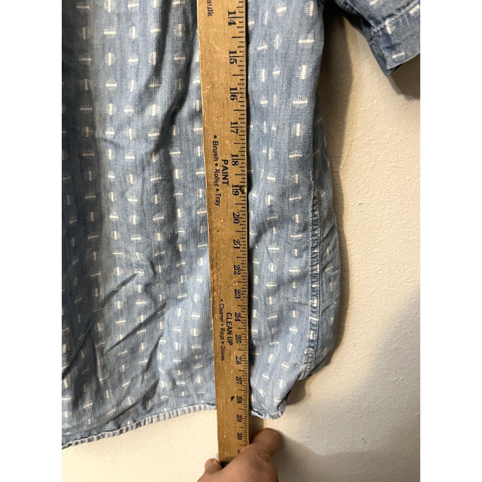 Old Navy OLD NAVY Button-Up Denim Shirt XL Men Blue Geometric Short Sleeve Relaxed Fit Button-Down Casual 90s Vintage Apparel Size US XL / EU 56 / 4 - 4 Thumbnail
