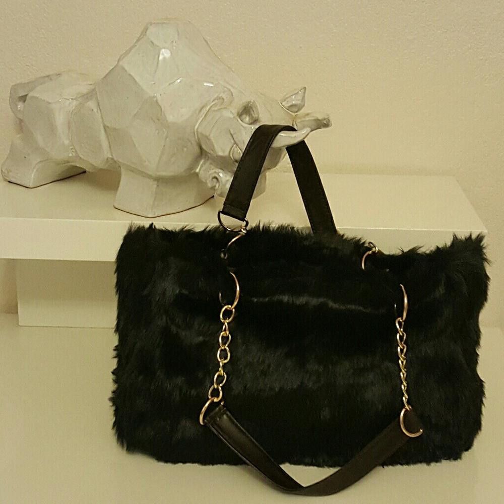 Designer Black Faux Fur Tote w/Chain Size ONE SIZE - 3 Thumbnail