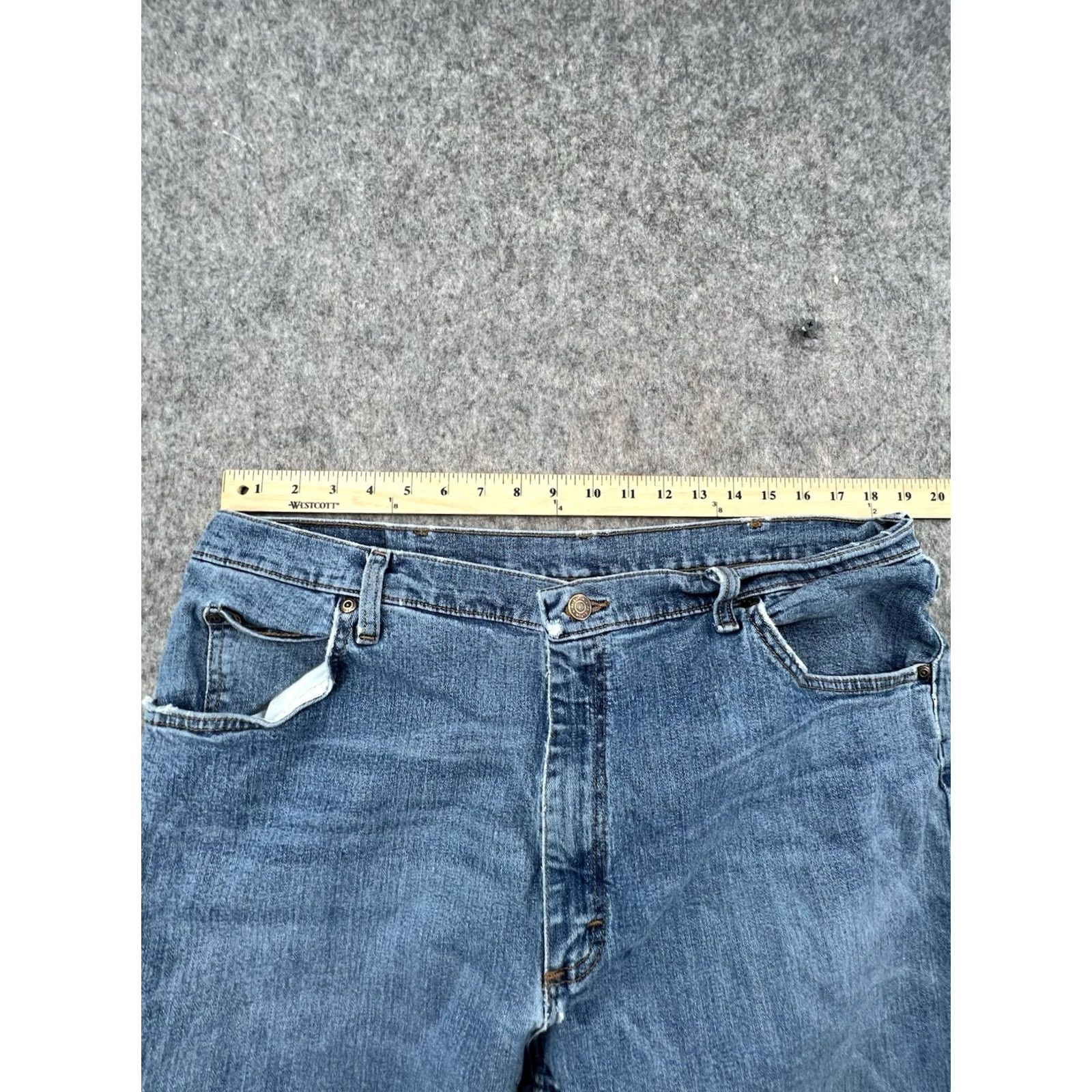 Wrangler Wrangler Jeans Men's Blue Denim 5-Pocket Regular Straight Size 40x32 Light Wash Denim Jeans Size US 40 / EU 56 - 4 Thumbnail