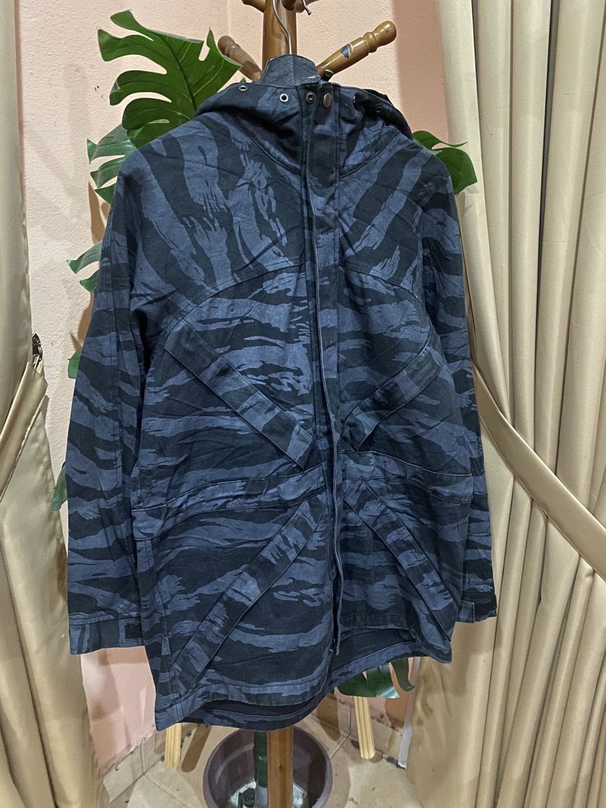 Japanese Brand World Wide Love! Tiger Camo Jacket – Japanese Streetwear Size US M / EU 48-50 / 2 - 3 Thumbnail