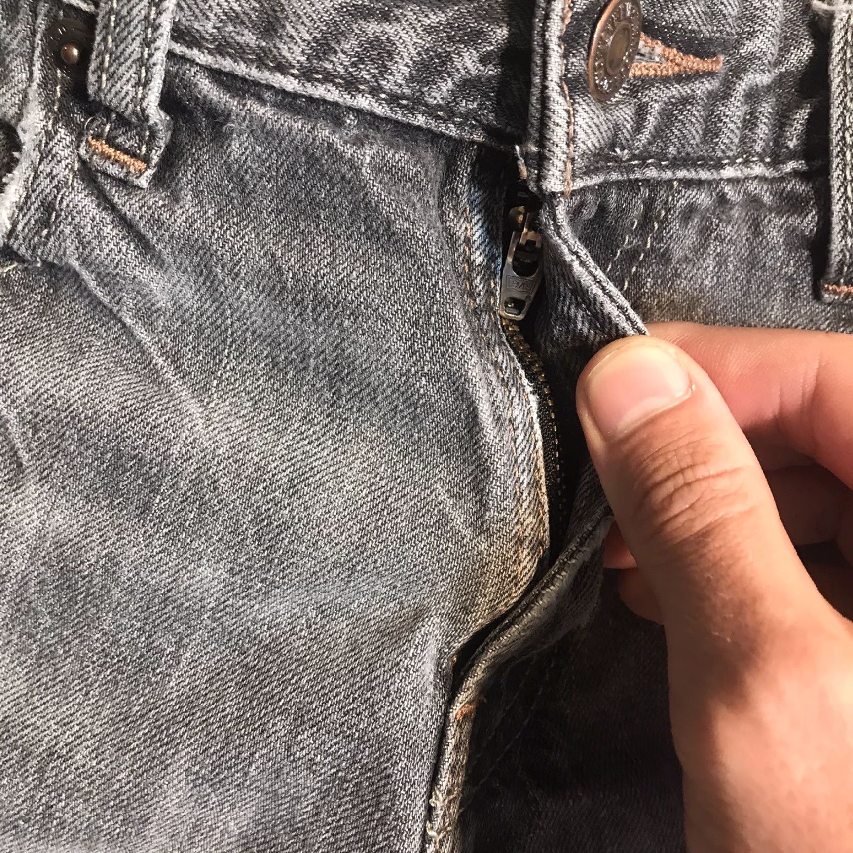 Levi's VINTAGE Levi's 527 Cut-Off Shorts Denim Woman 28 Black 90s Raw Hems 5-Pocket Shape Ladies Size 28" / US 6 / IT 42 - 3 Thumbnail