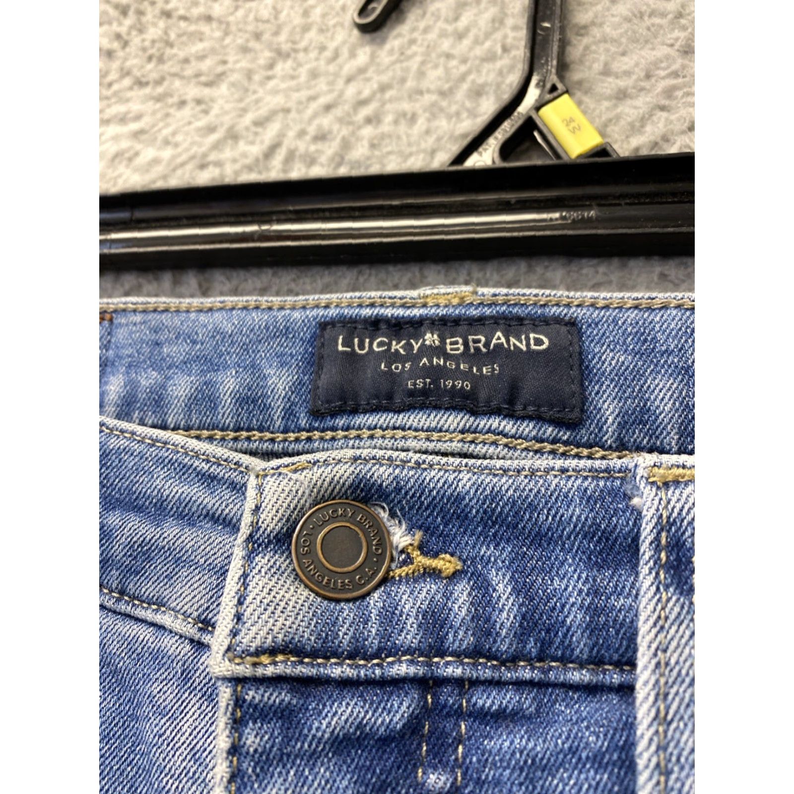 Lucky Brand Lucky Brand Jeans Womens Size 6 Blue Denim Low Rise Boyfriend Fit Logo 90s Fashion Size 28" / US 6 / IT 42 - 7 Thumbnail
