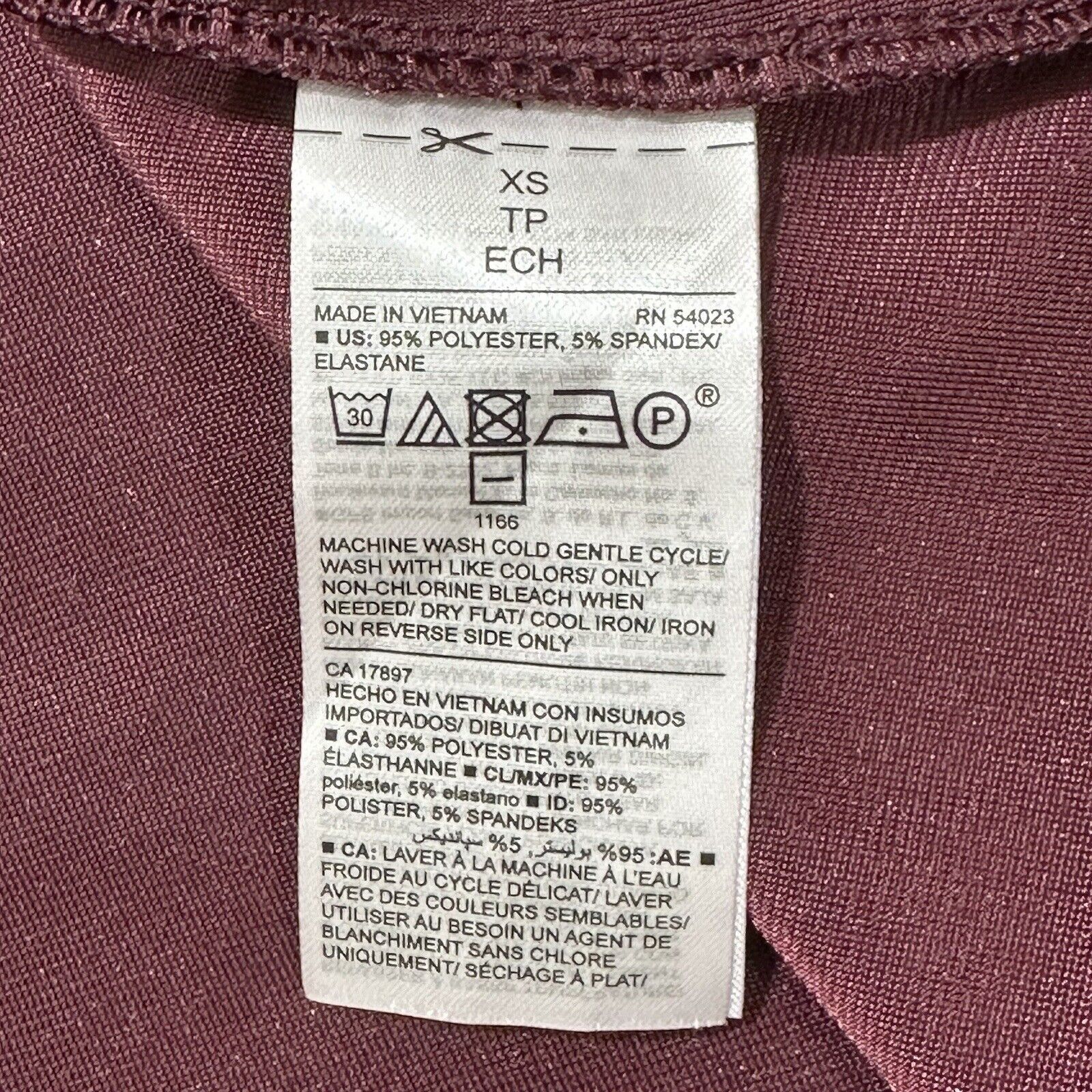 Old Navy Old Navy XS Burgundy Soft Velour Crewneck T Shirt Pullover Size XS / US 0-2 / IT 36-38 - 4 Thumbnail