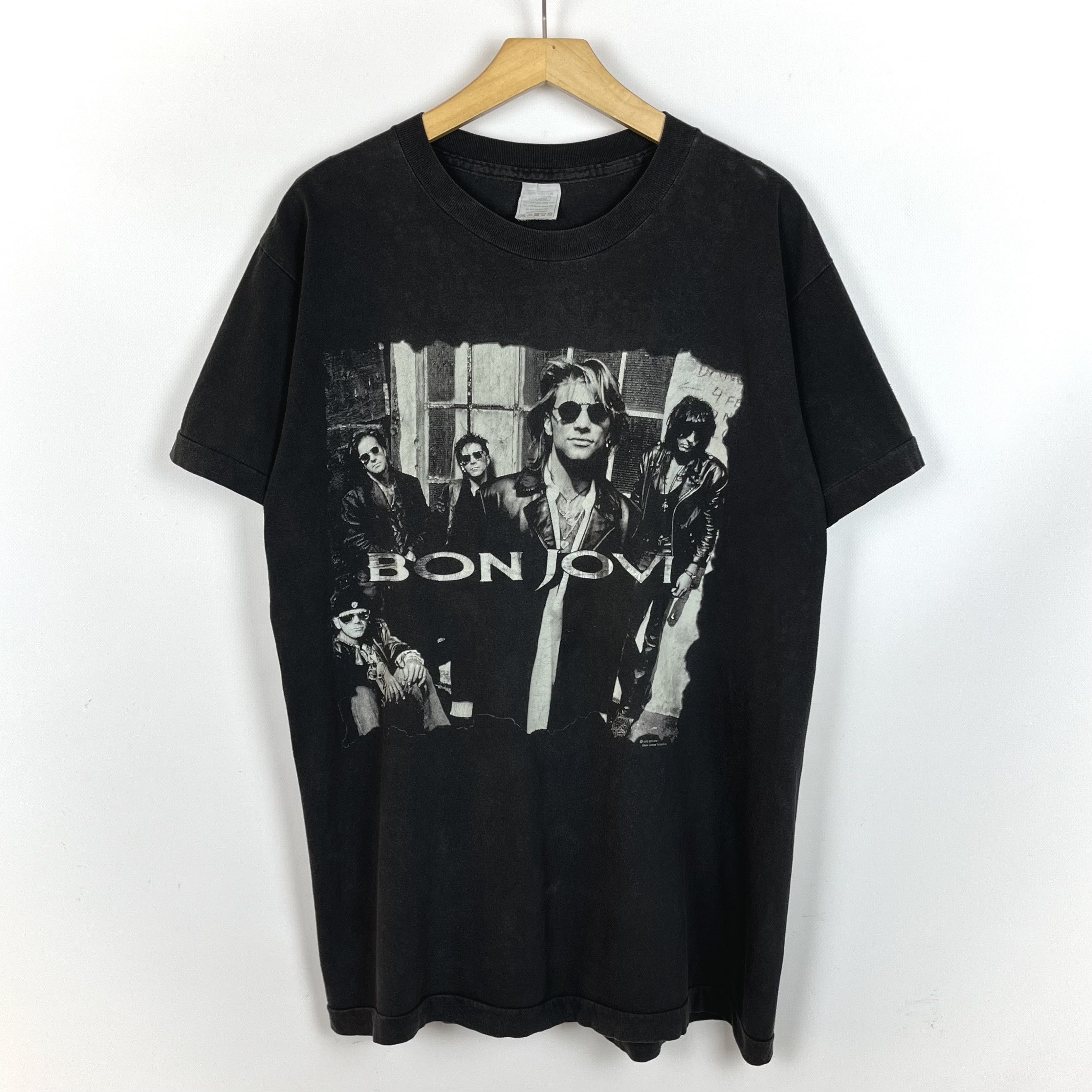 Band Tees Vintage Bon Jovi Keep The Faith Band T Shirt 1992 Size US XL / EU 56 / 4 - 1 Thumbnail