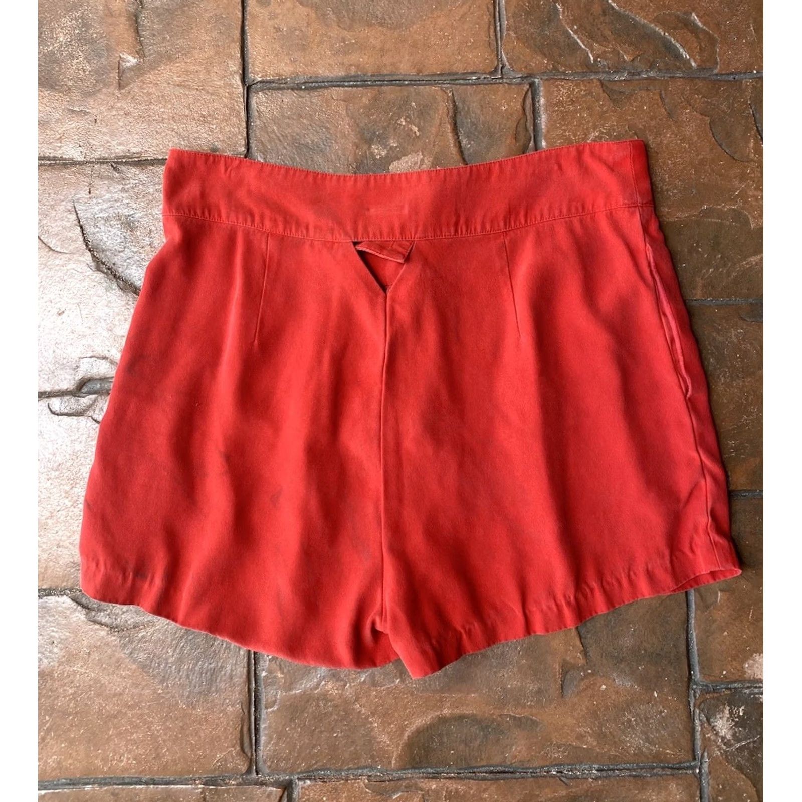 Rebecca Minkoff VINTAGE Rebecca Minkoff High Rise Short Shorts Womens 10 Red Size 28" / US 6 / IT 42 - 3 Thumbnail